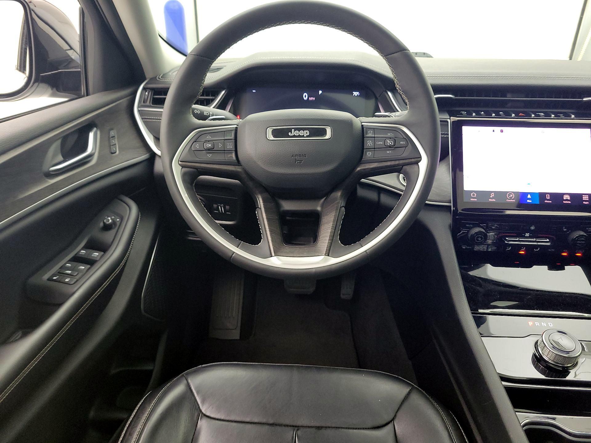 Thumbnail: 2023 Jeep Grand Cherokee - 10