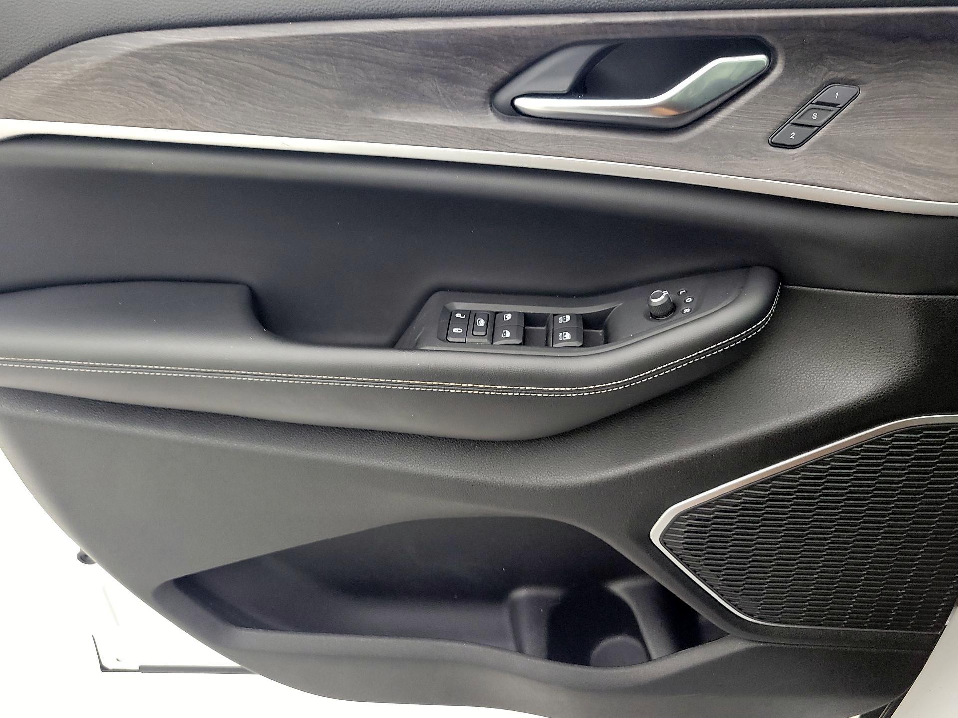 Thumbnail: 2023 Jeep Grand Cherokee - 12