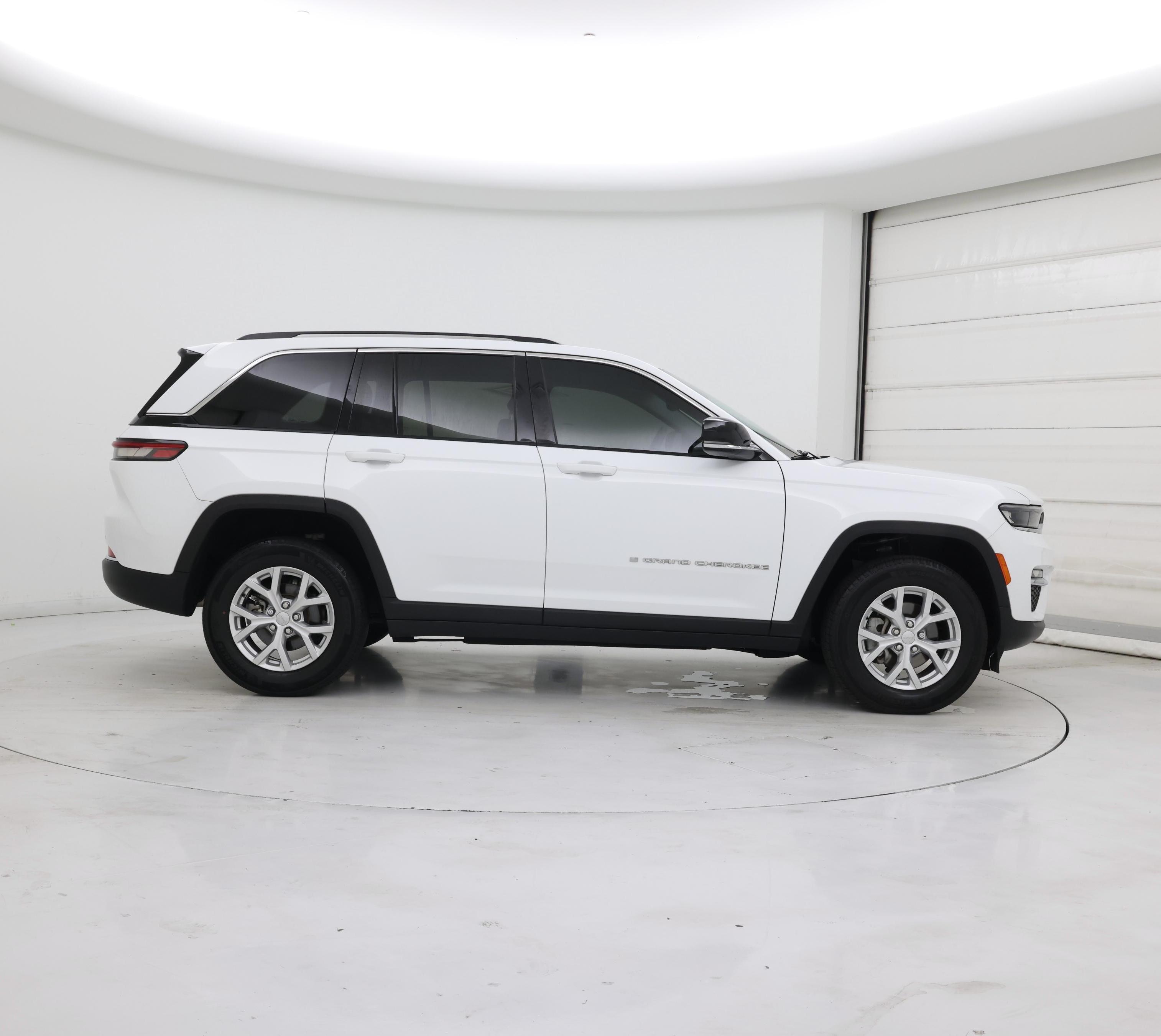 Thumbnail: 2023 Jeep Grand Cherokee - 7