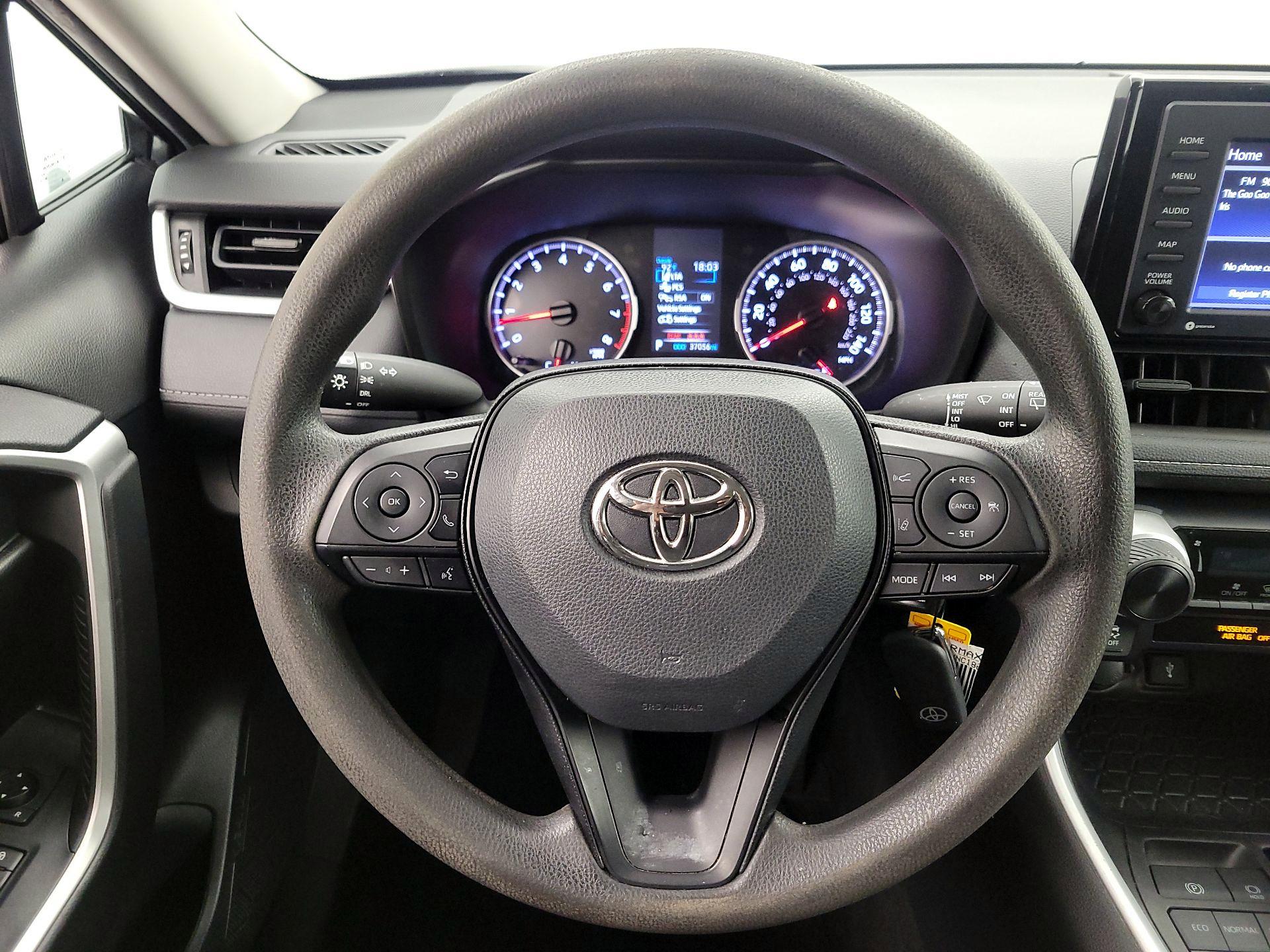 Thumbnail: 2022 Toyota RAV4 - 10