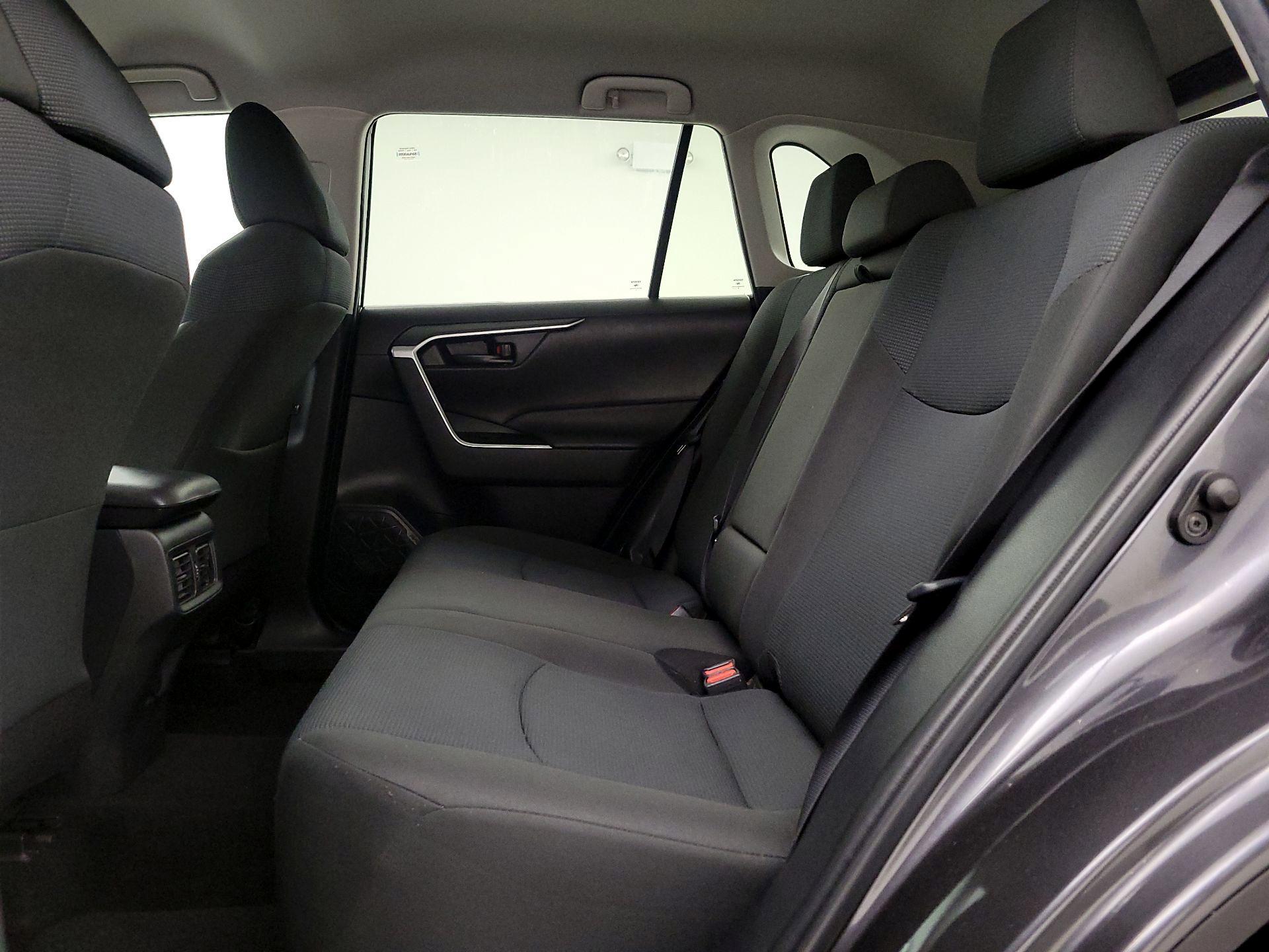 Thumbnail: 2022 Toyota RAV4 - 19