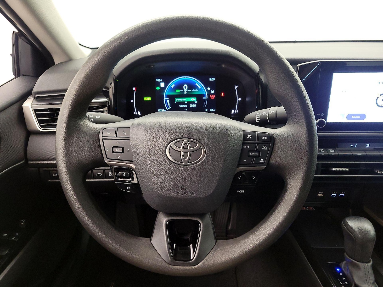 2025 Toyota Camry LE - Photo 11