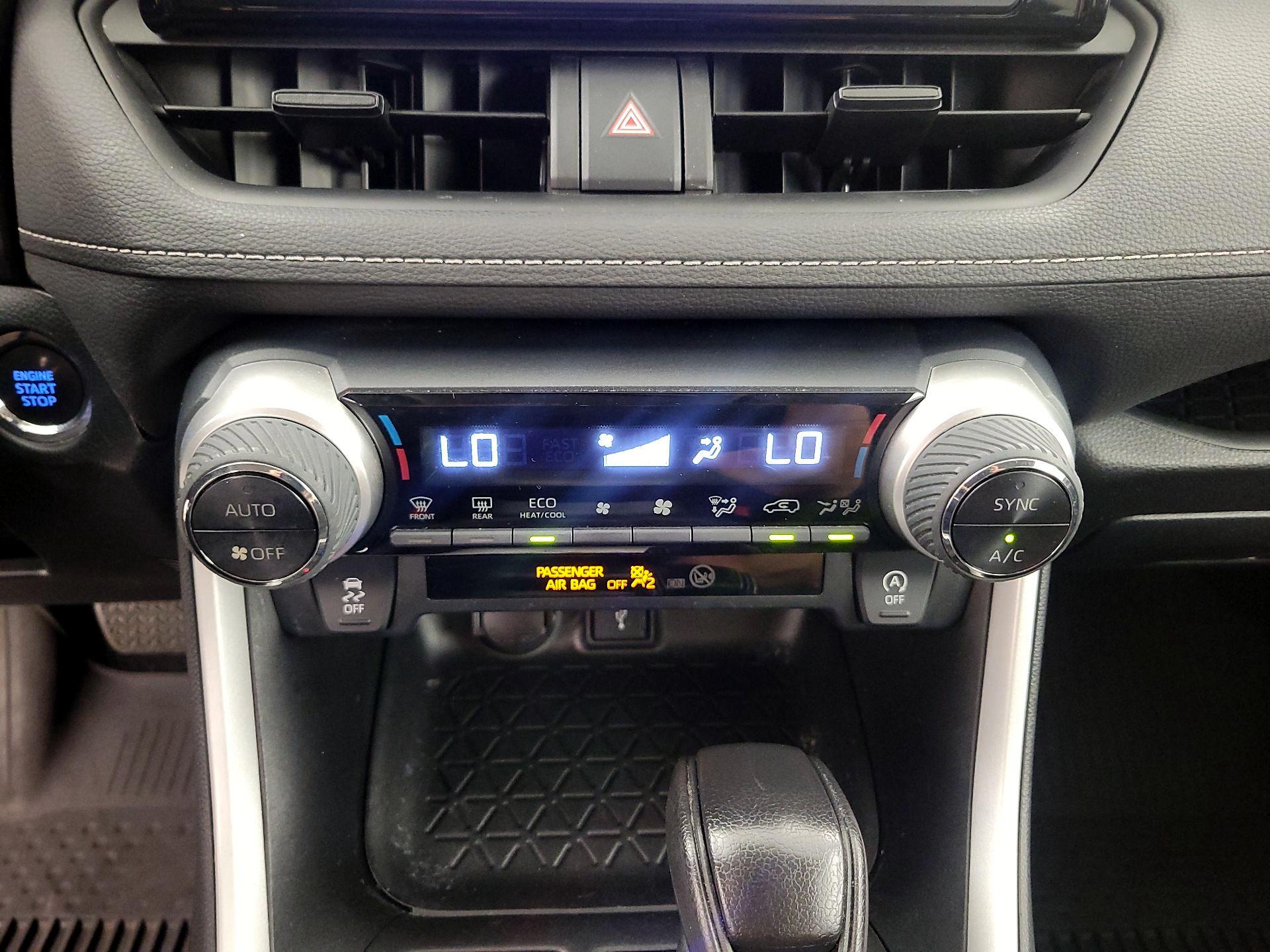 Thumbnail: 2022 Toyota RAV4 - 16