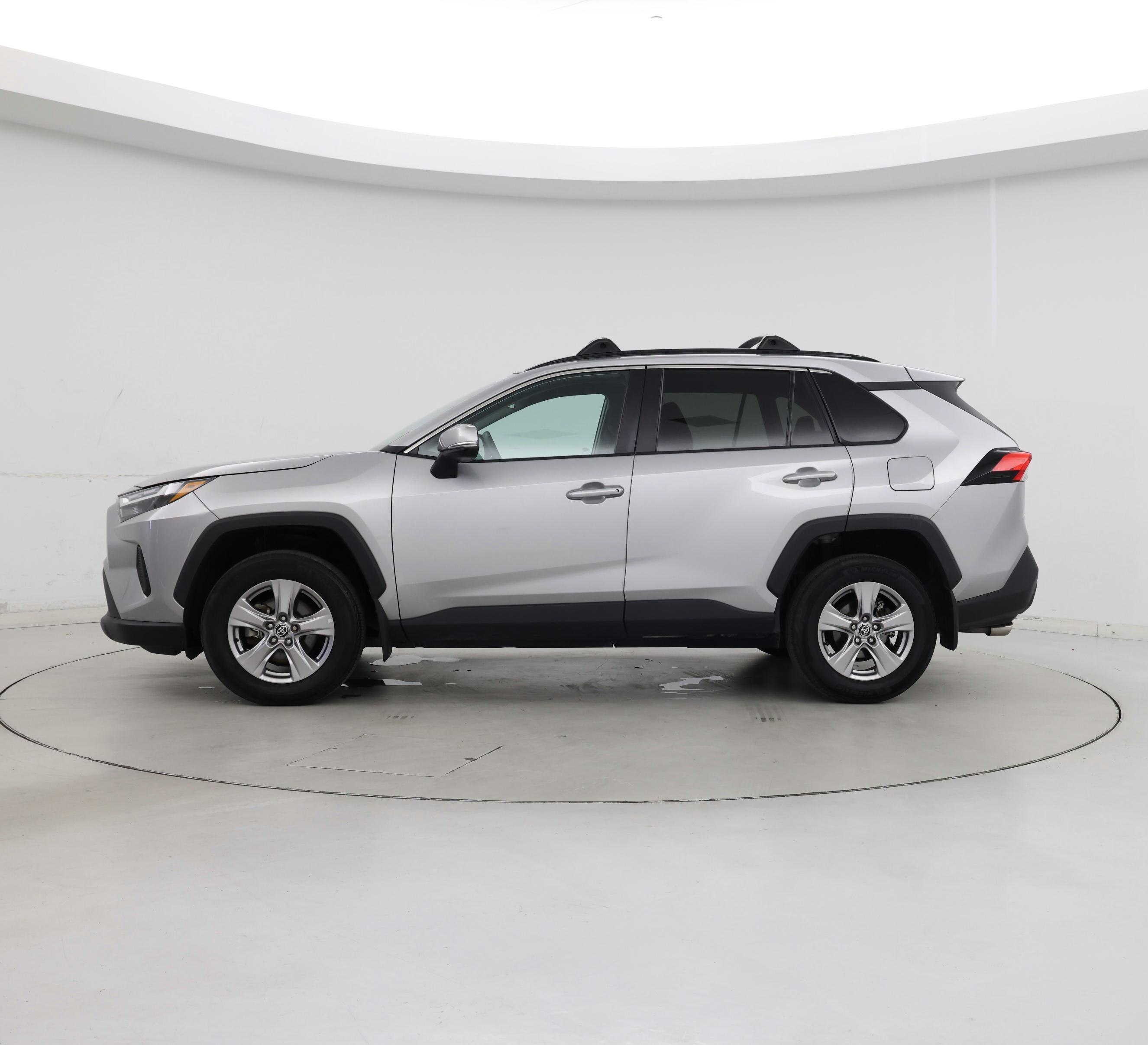 Thumbnail: 2022 Toyota RAV4 - 3