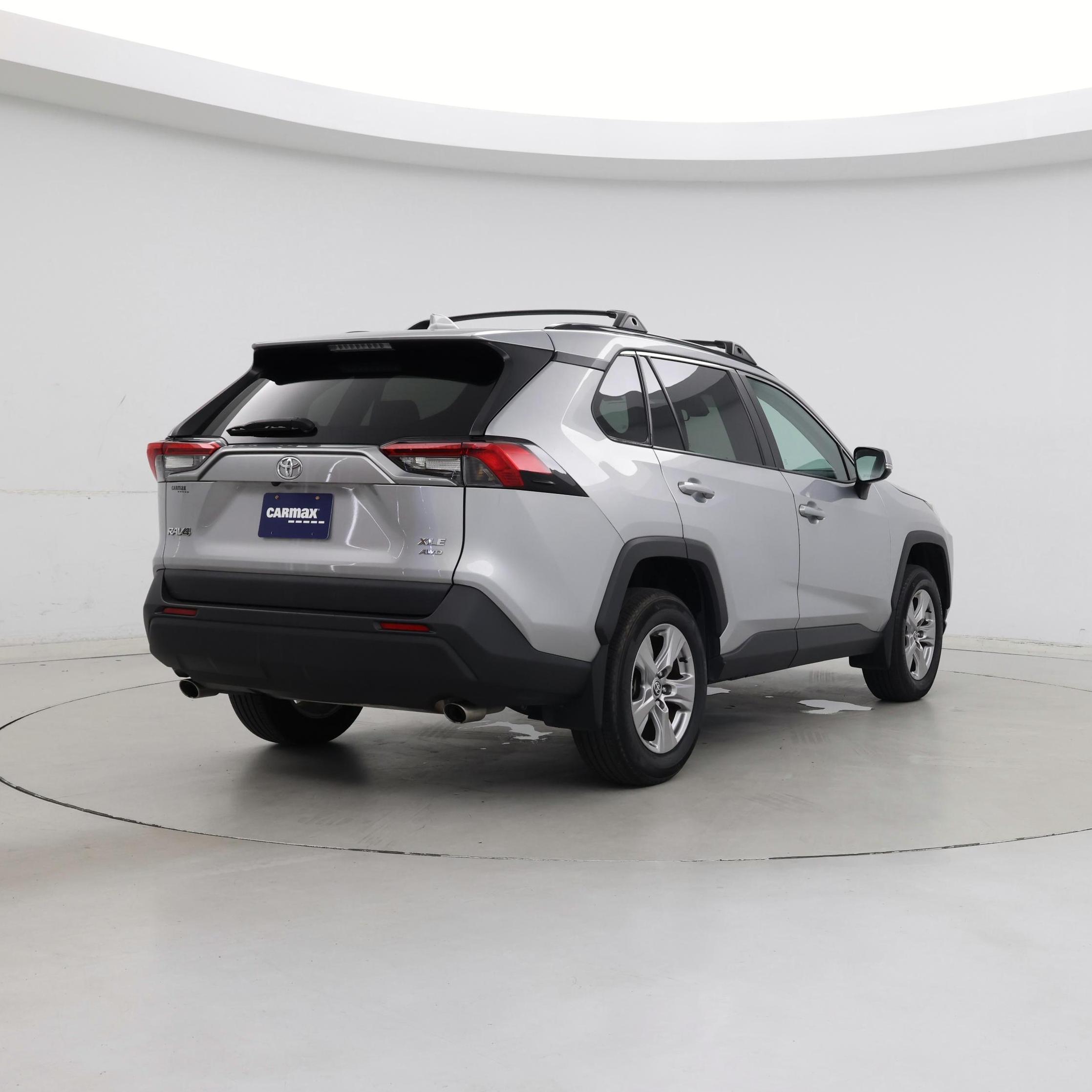 Thumbnail: 2022 Toyota RAV4 - 8