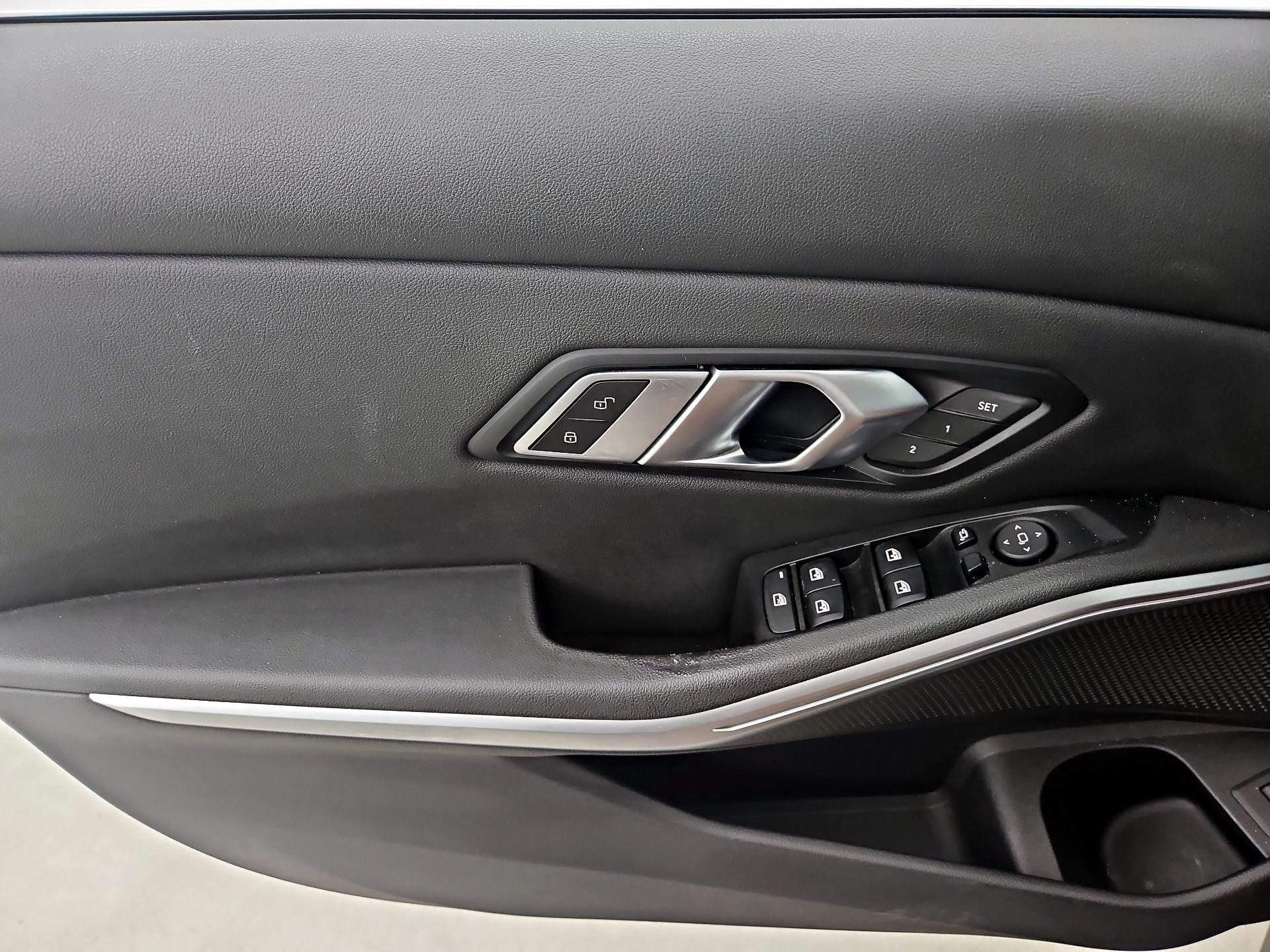 Thumbnail: 2020 BMW 3 Series - 12