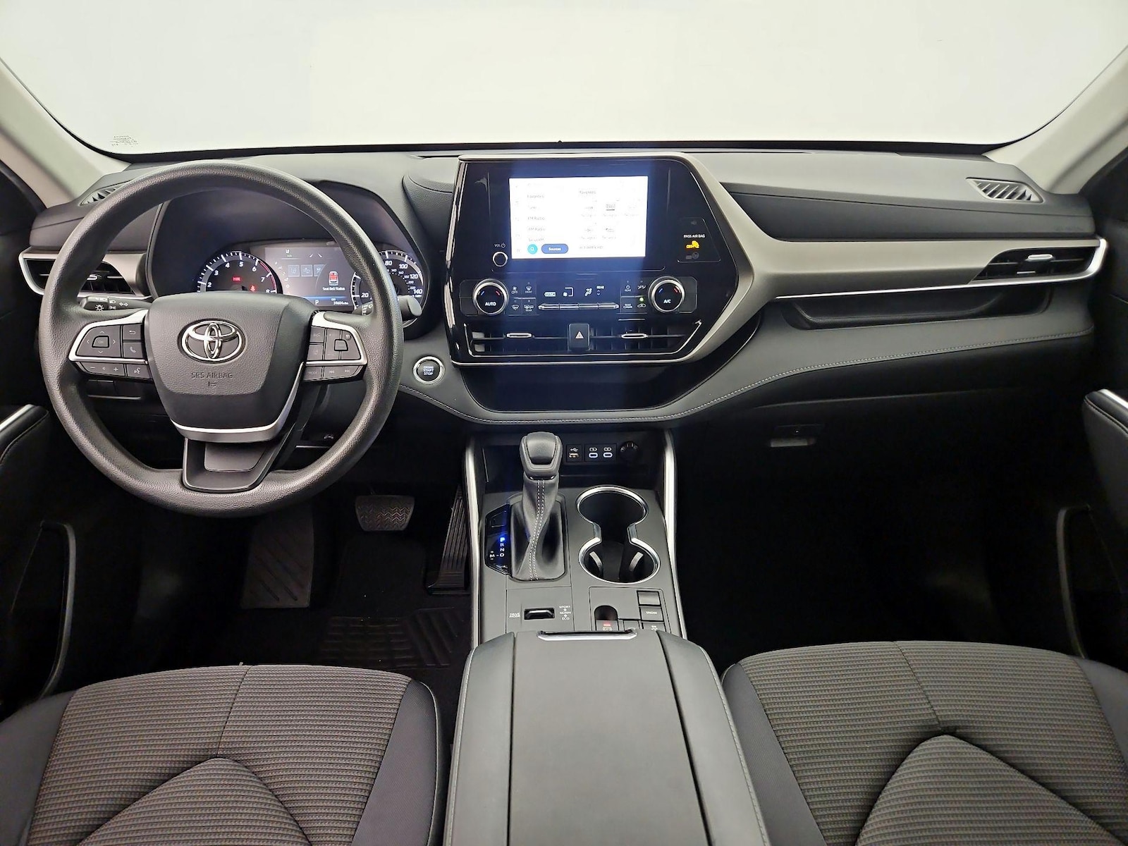 2023 Toyota Highlander L - Photo 10