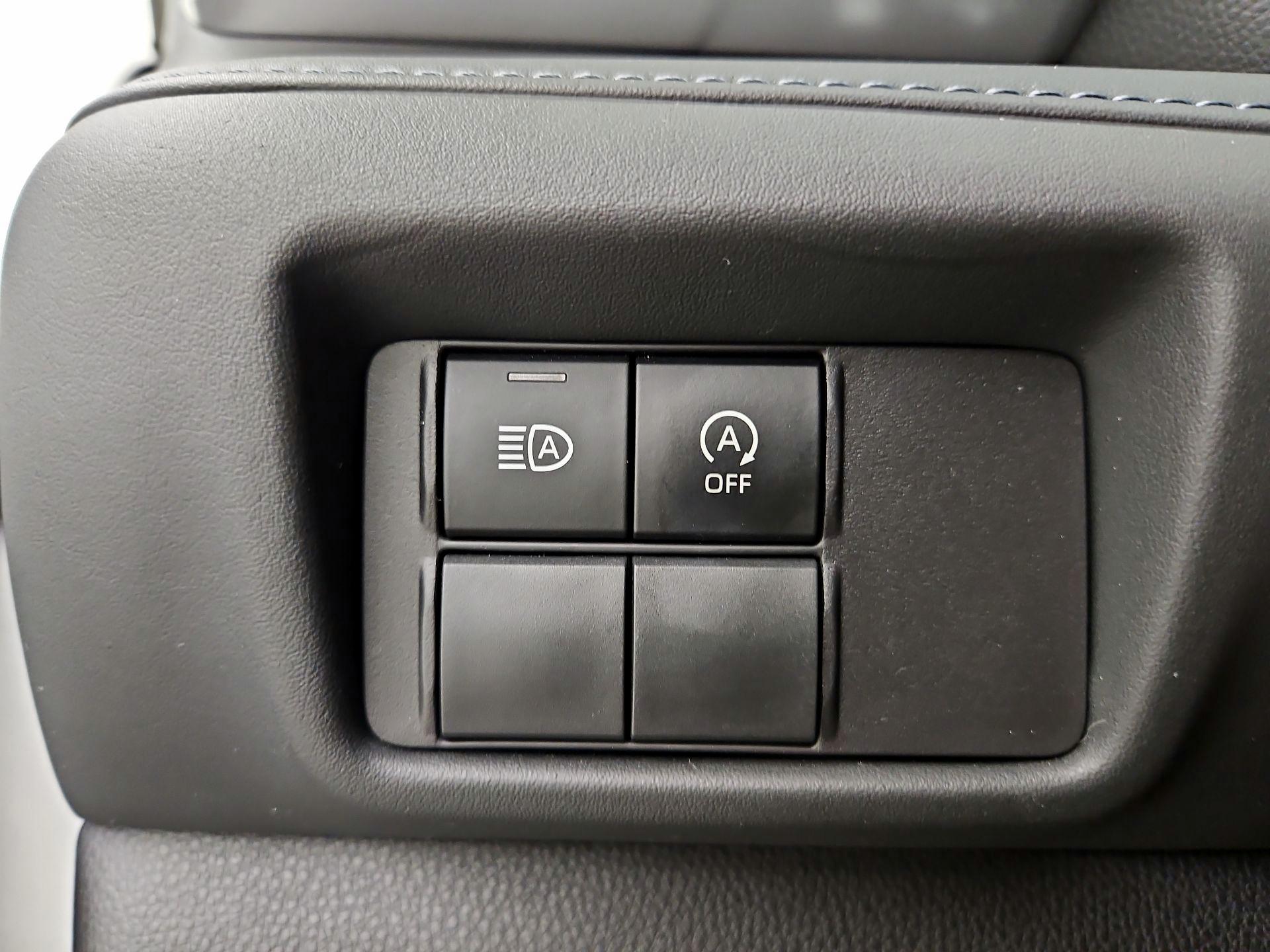 Thumbnail: 2023 Toyota Highlander - 13