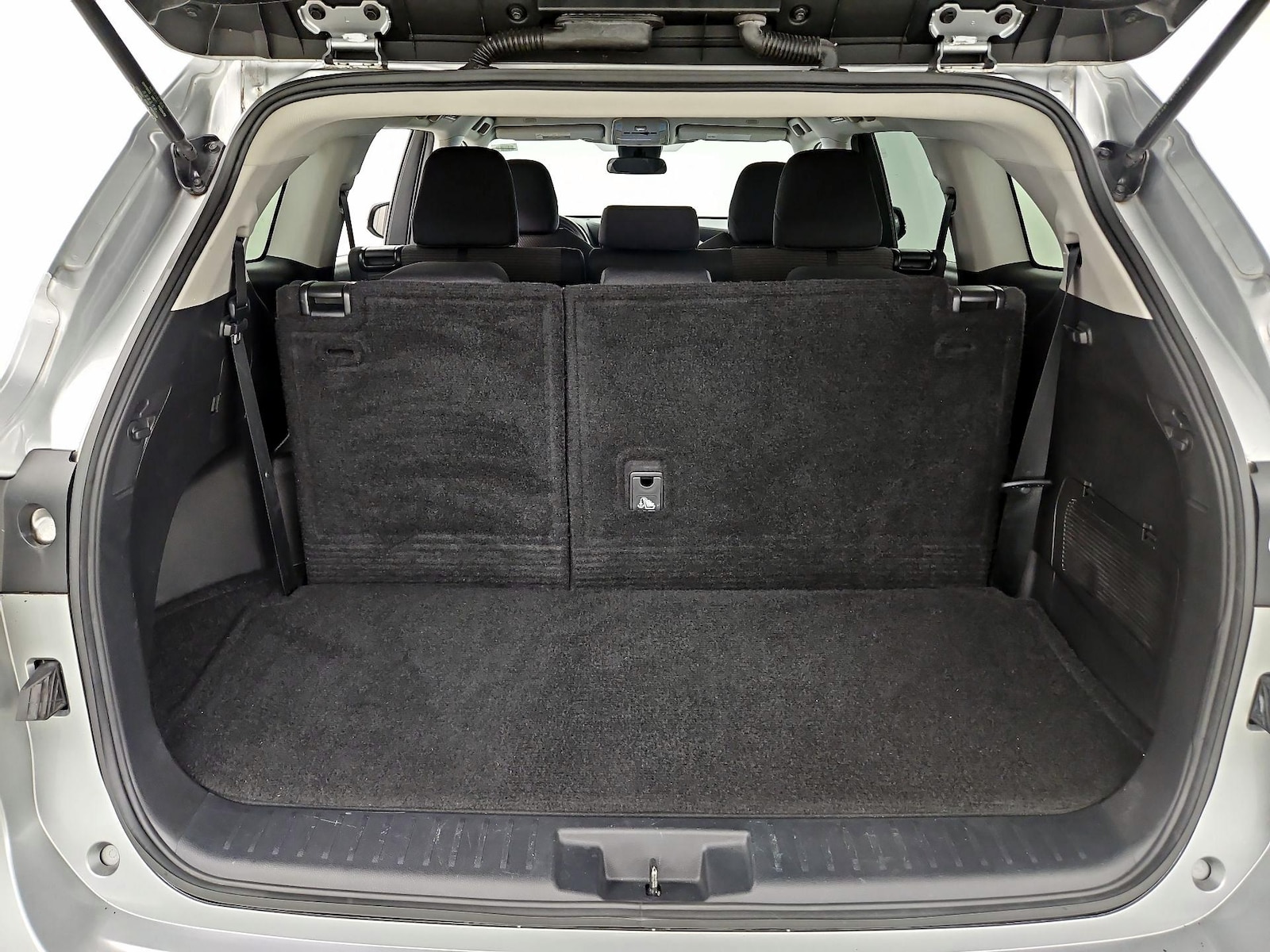 2023 Toyota Highlander L - Photo 22