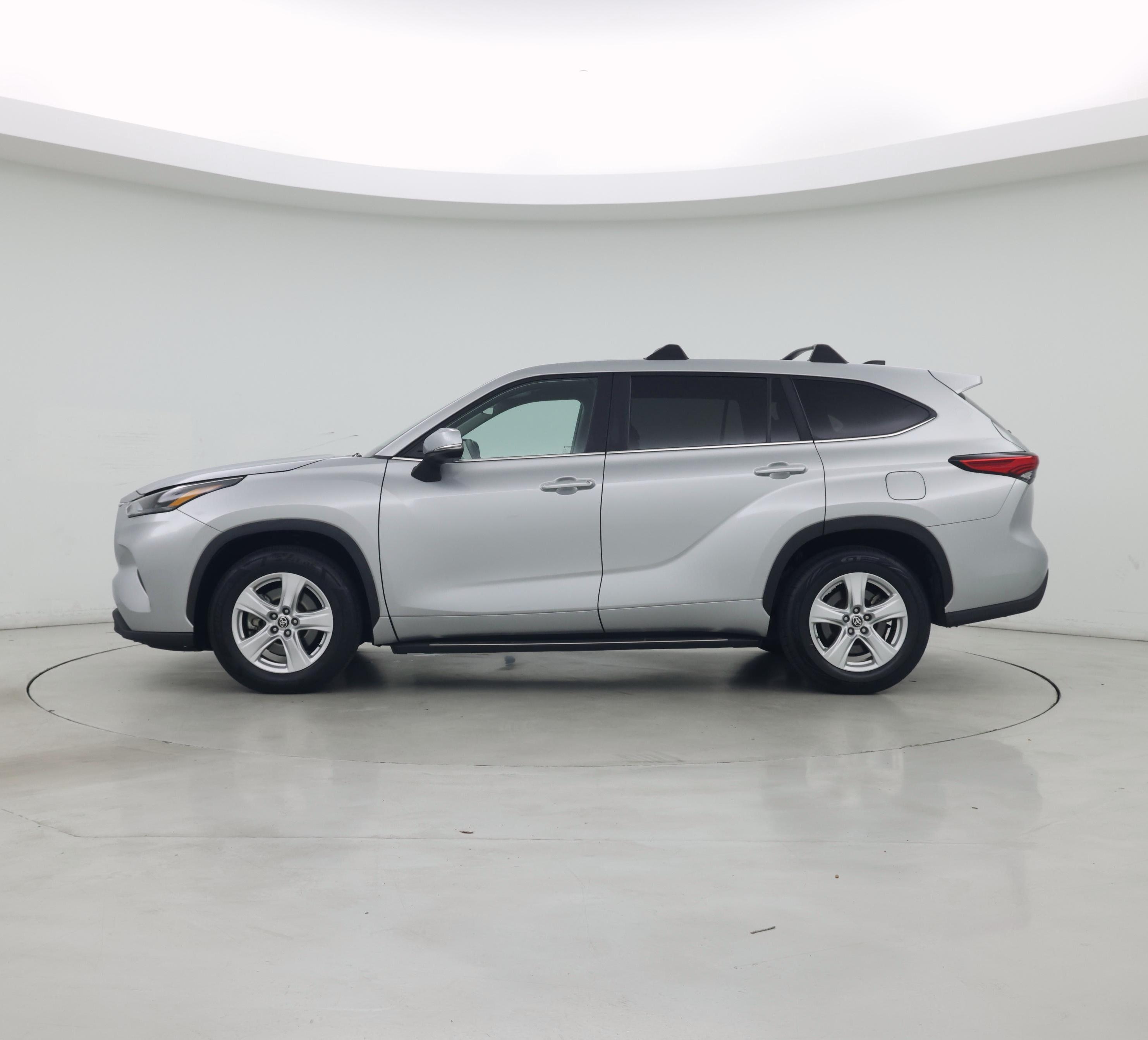 Thumbnail: 2023 Toyota Highlander - 3