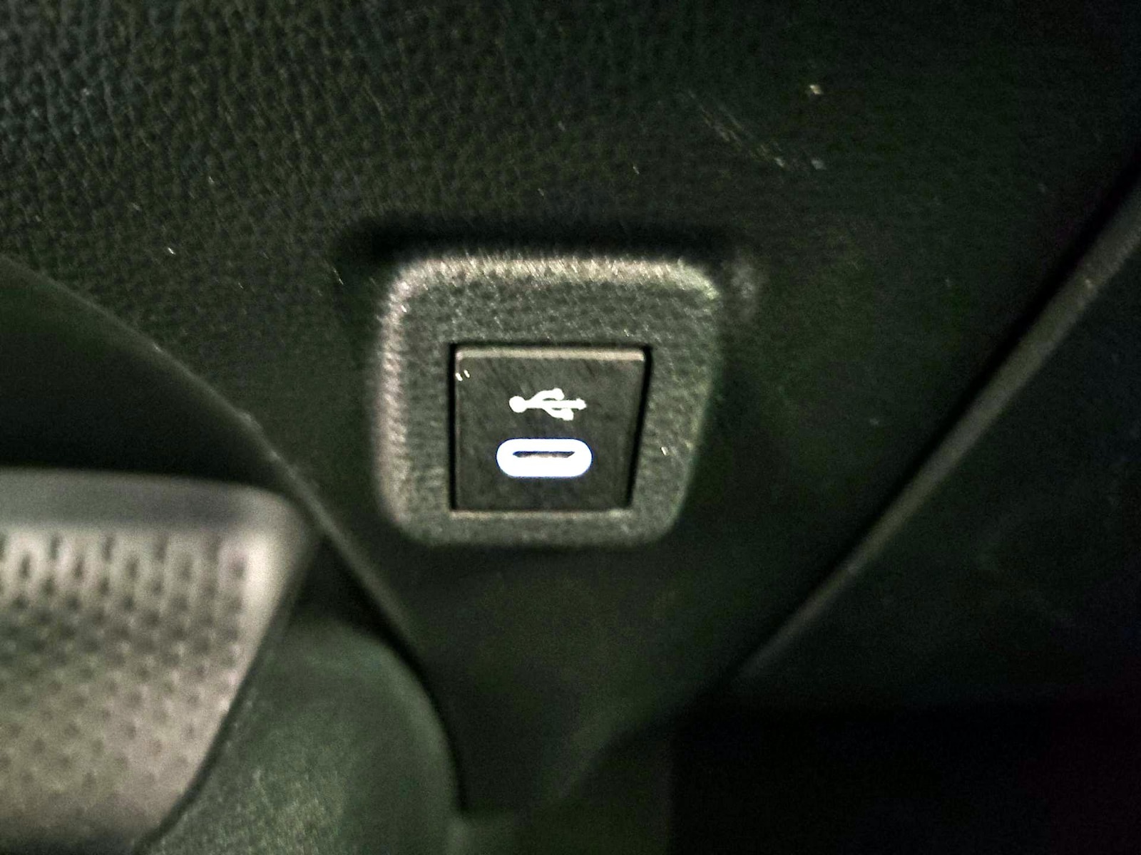 2024 Toyota Corolla LE - Photo 19