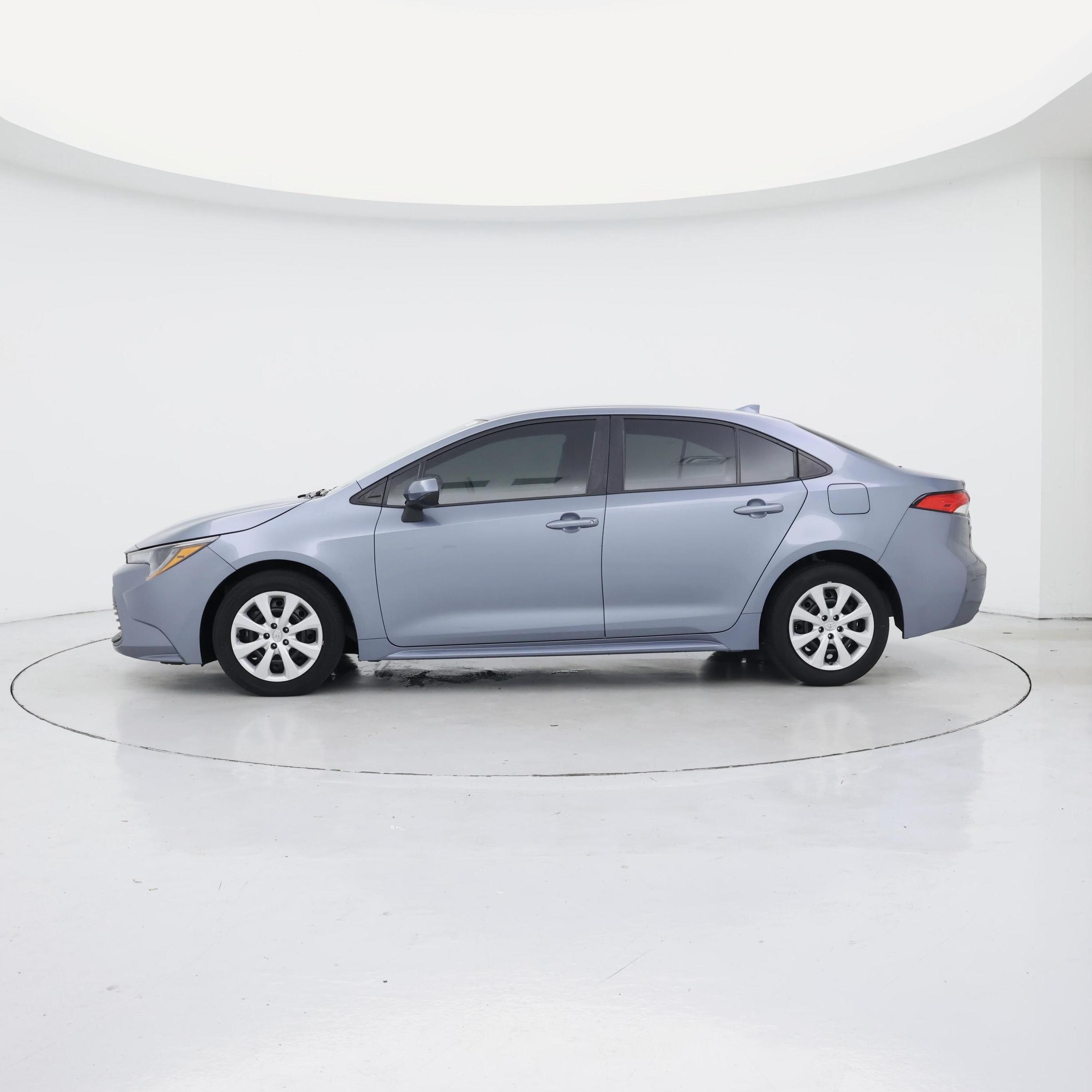 Thumbnail: 2023 Toyota Corolla - 3