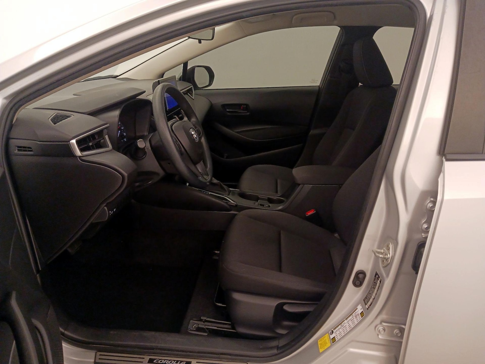 2023 Toyota Corolla LE - Photo 12
