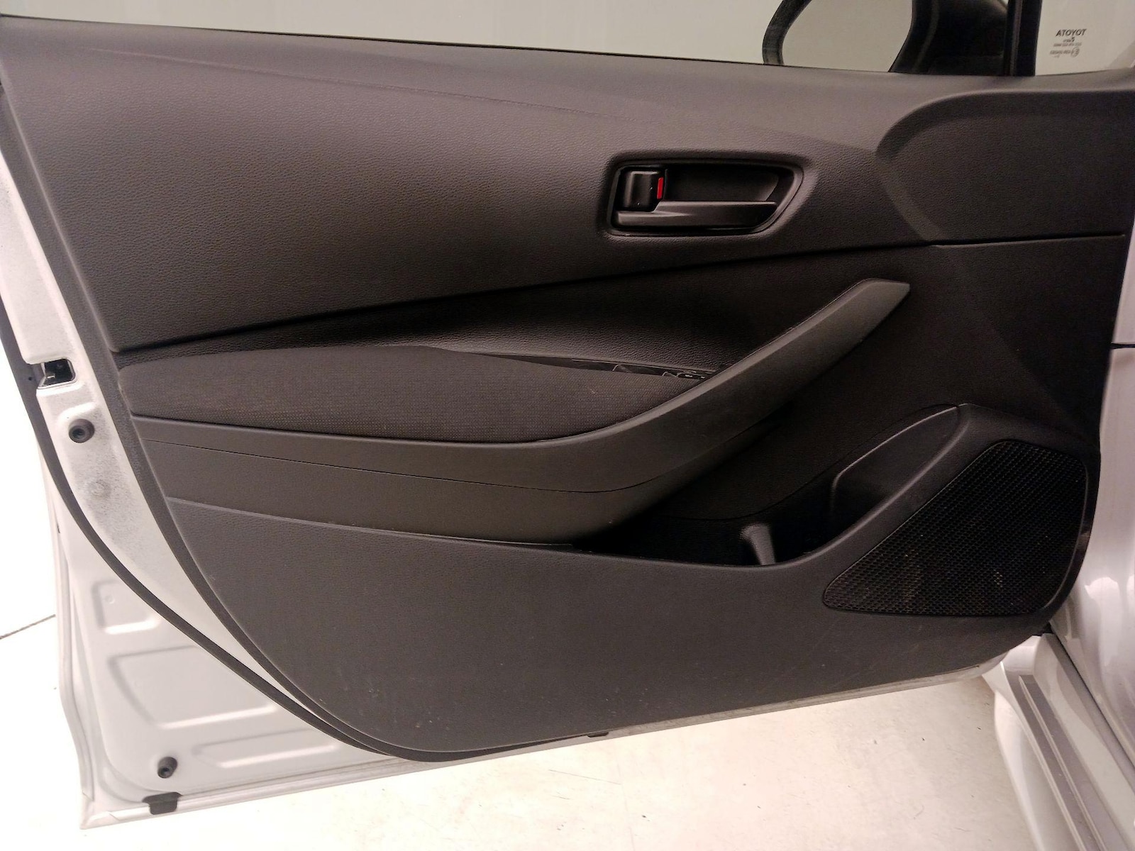 2023 Toyota Corolla LE - Photo 13