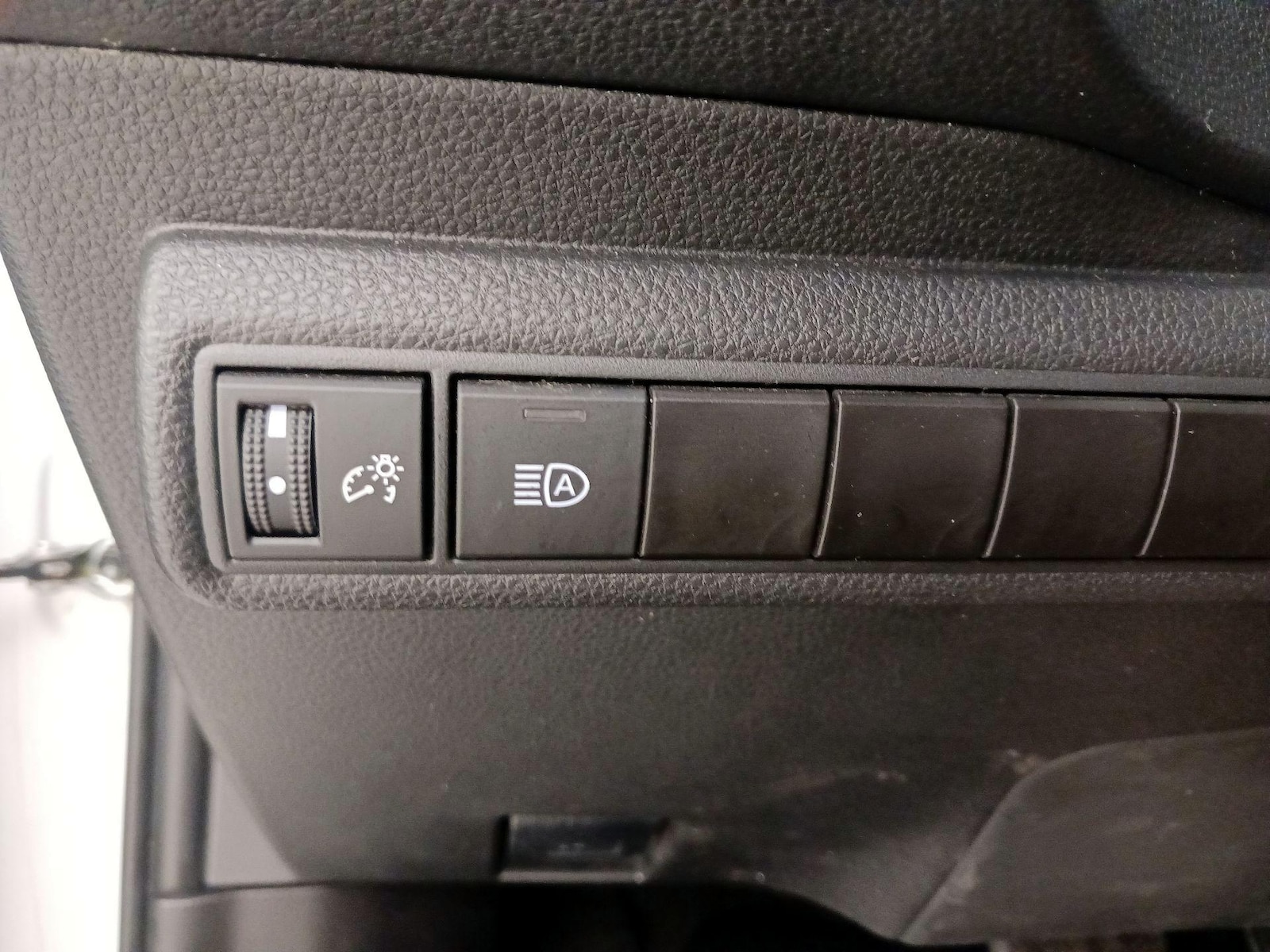2023 Toyota Corolla LE - Photo 14
