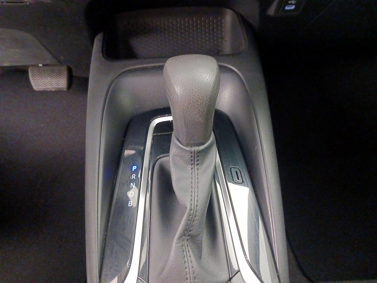 2023 Toyota Corolla LE - Photo 18