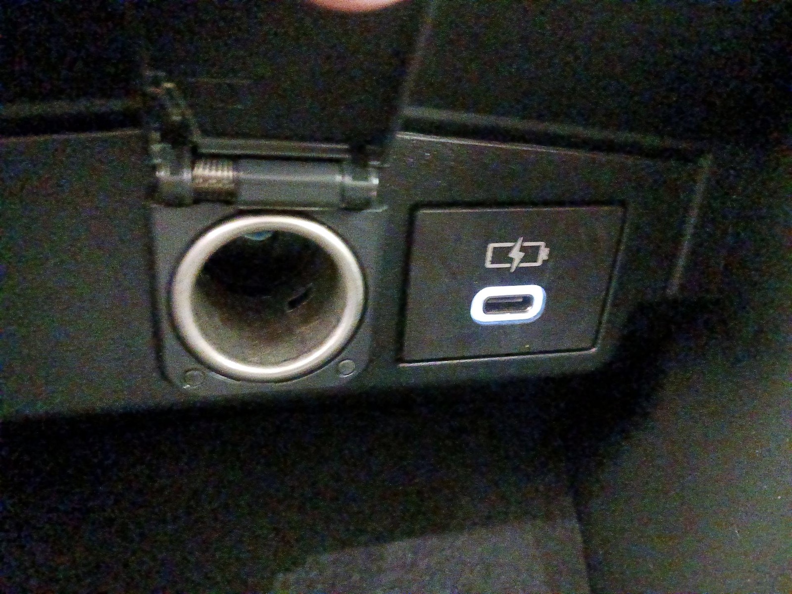 2023 Toyota Corolla LE - Photo 19