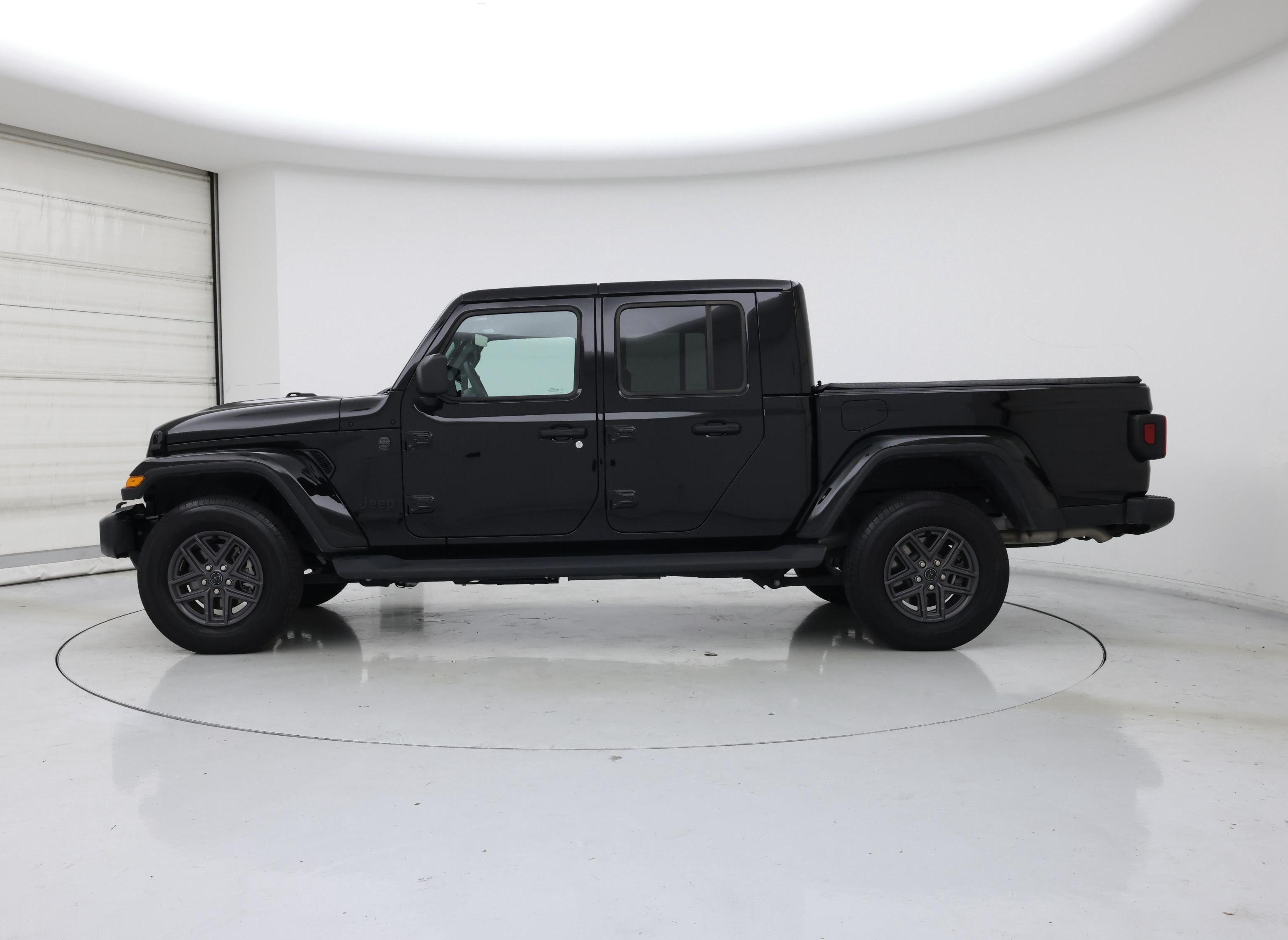 Thumbnail: 2025 Jeep Gladiator - 3
