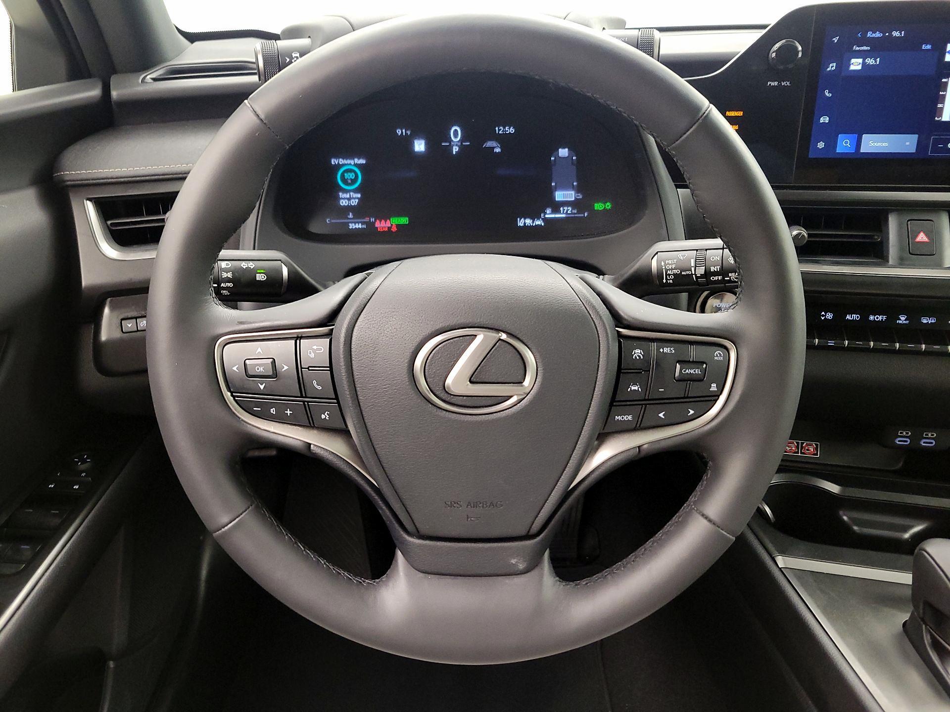 Thumbnail: 2025 Lexus UX - 10