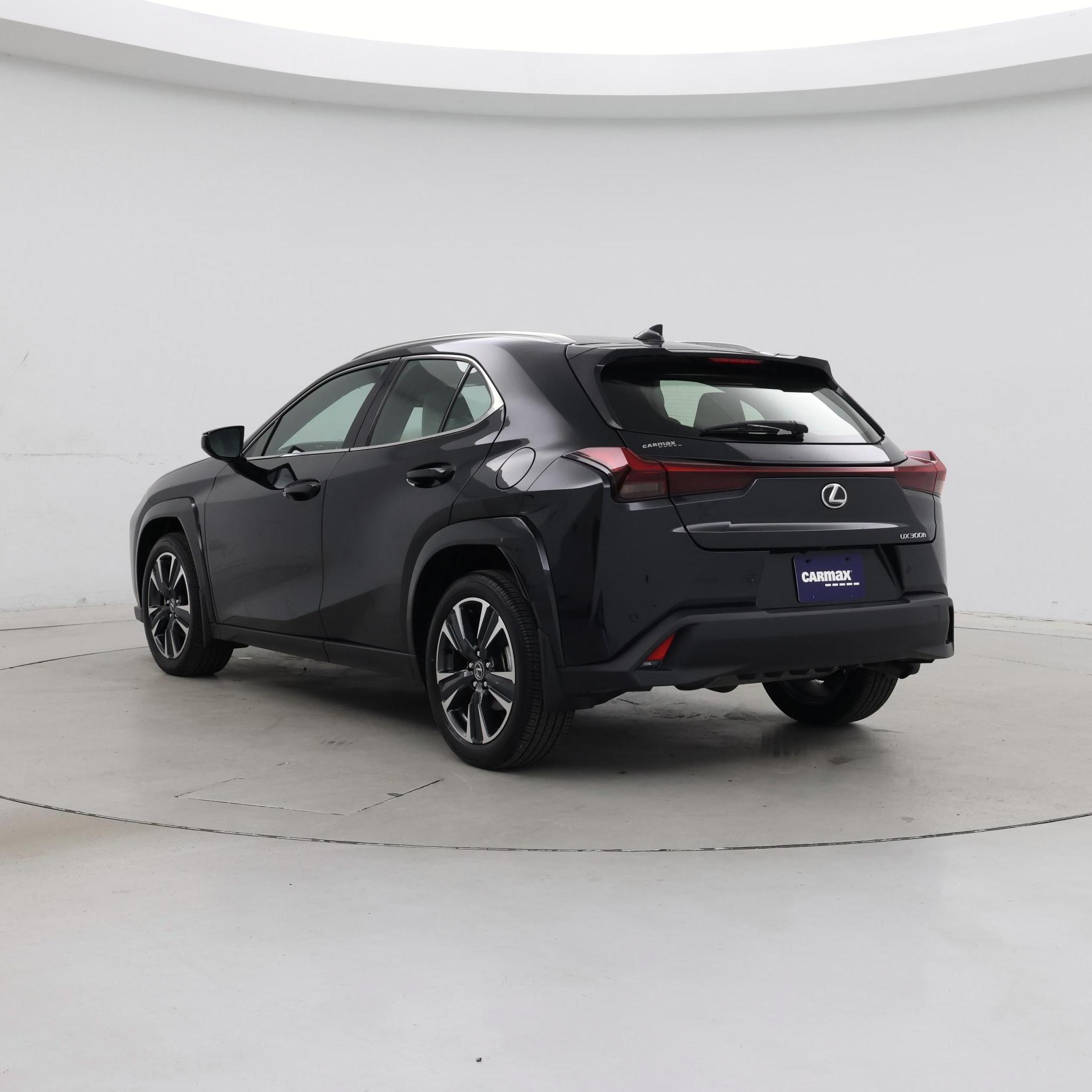 Thumbnail: 2025 Lexus UX - 2
