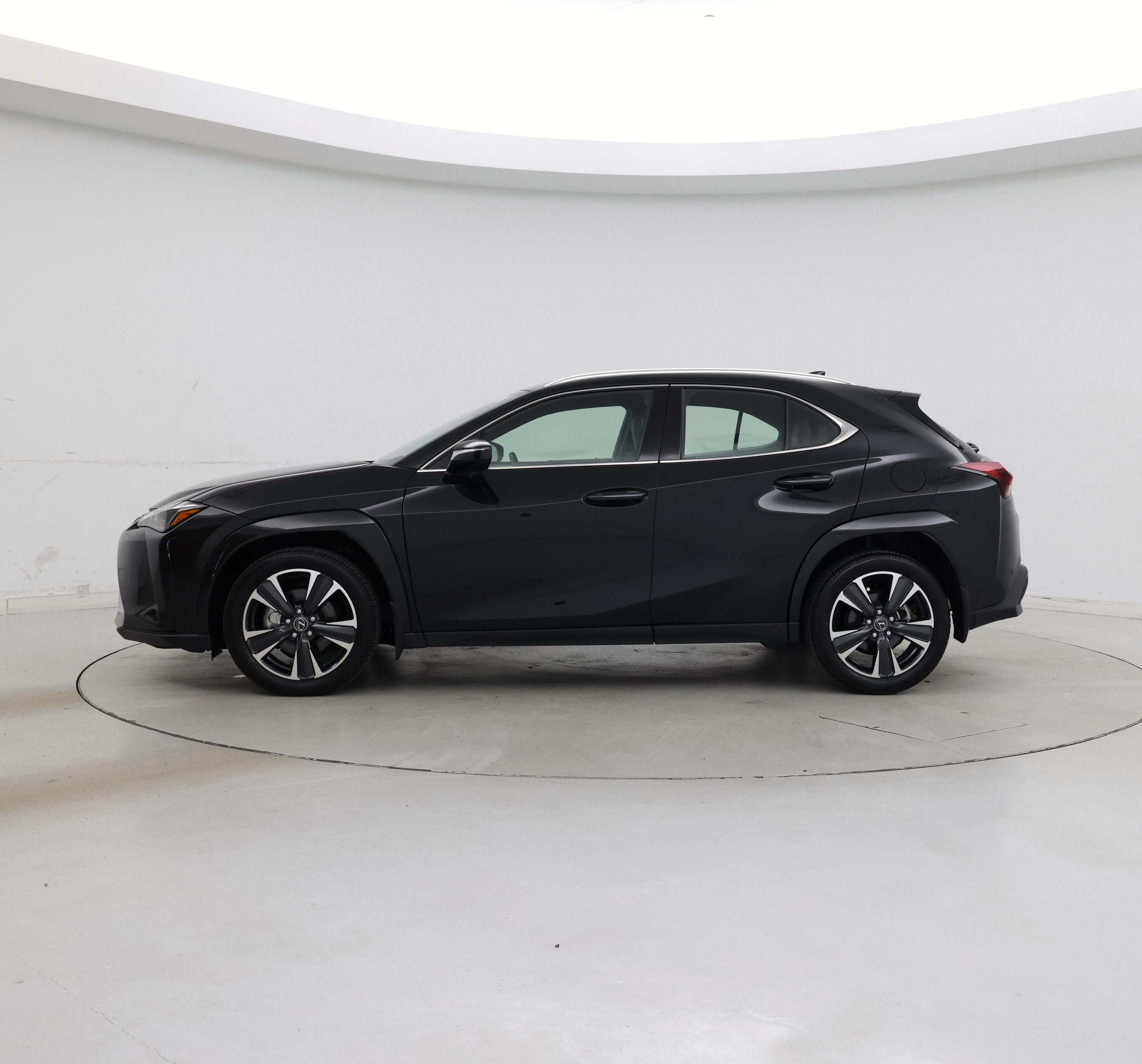 Thumbnail: 2025 Lexus UX - 3