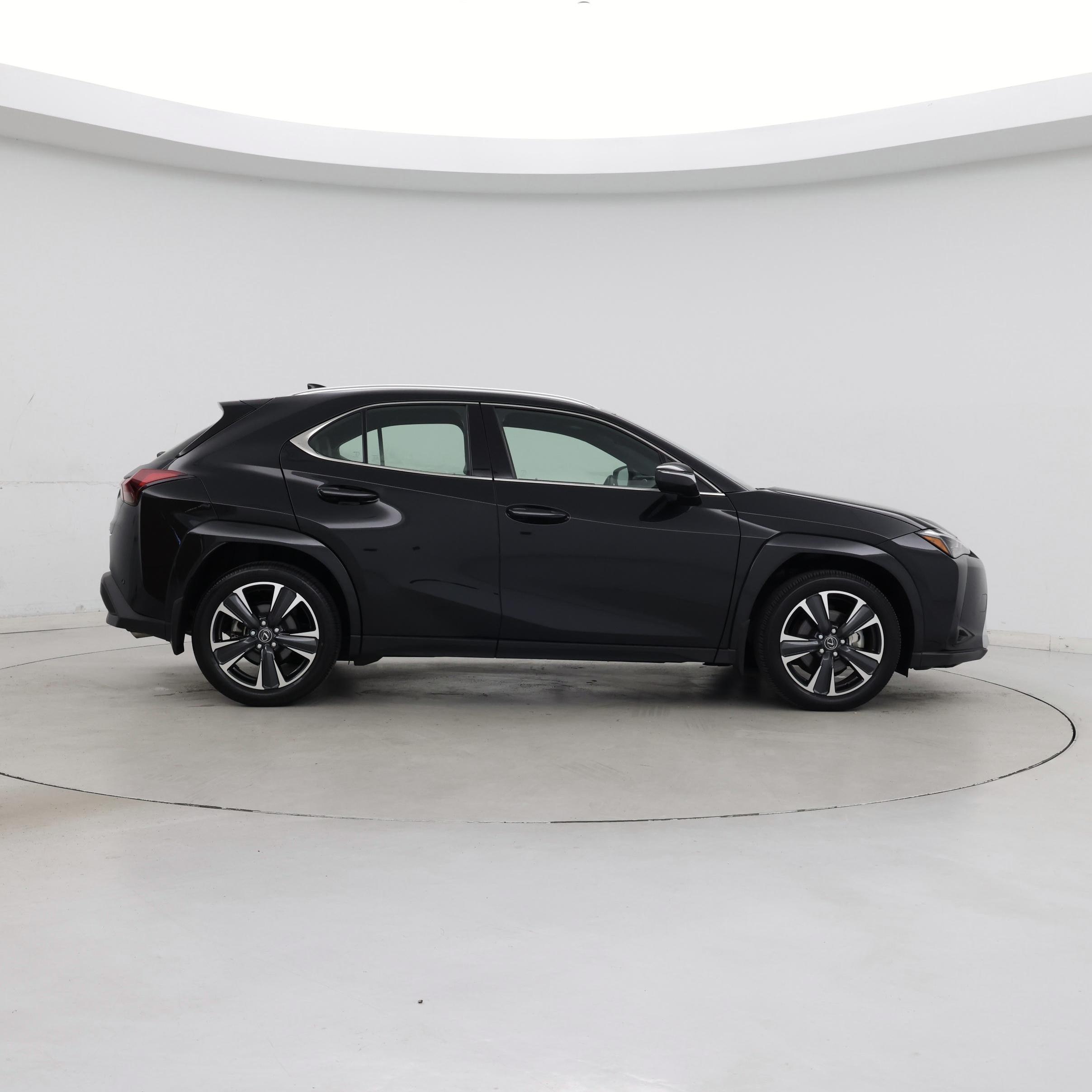 Thumbnail: 2025 Lexus UX - 7