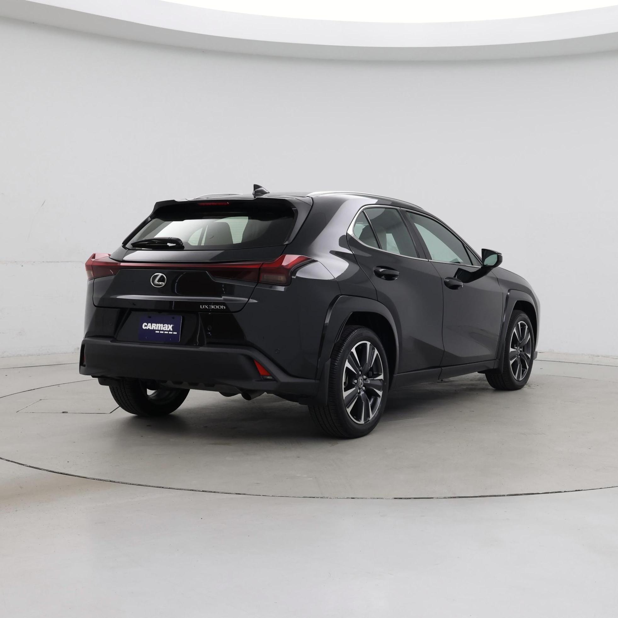 Thumbnail: 2025 Lexus UX - 8