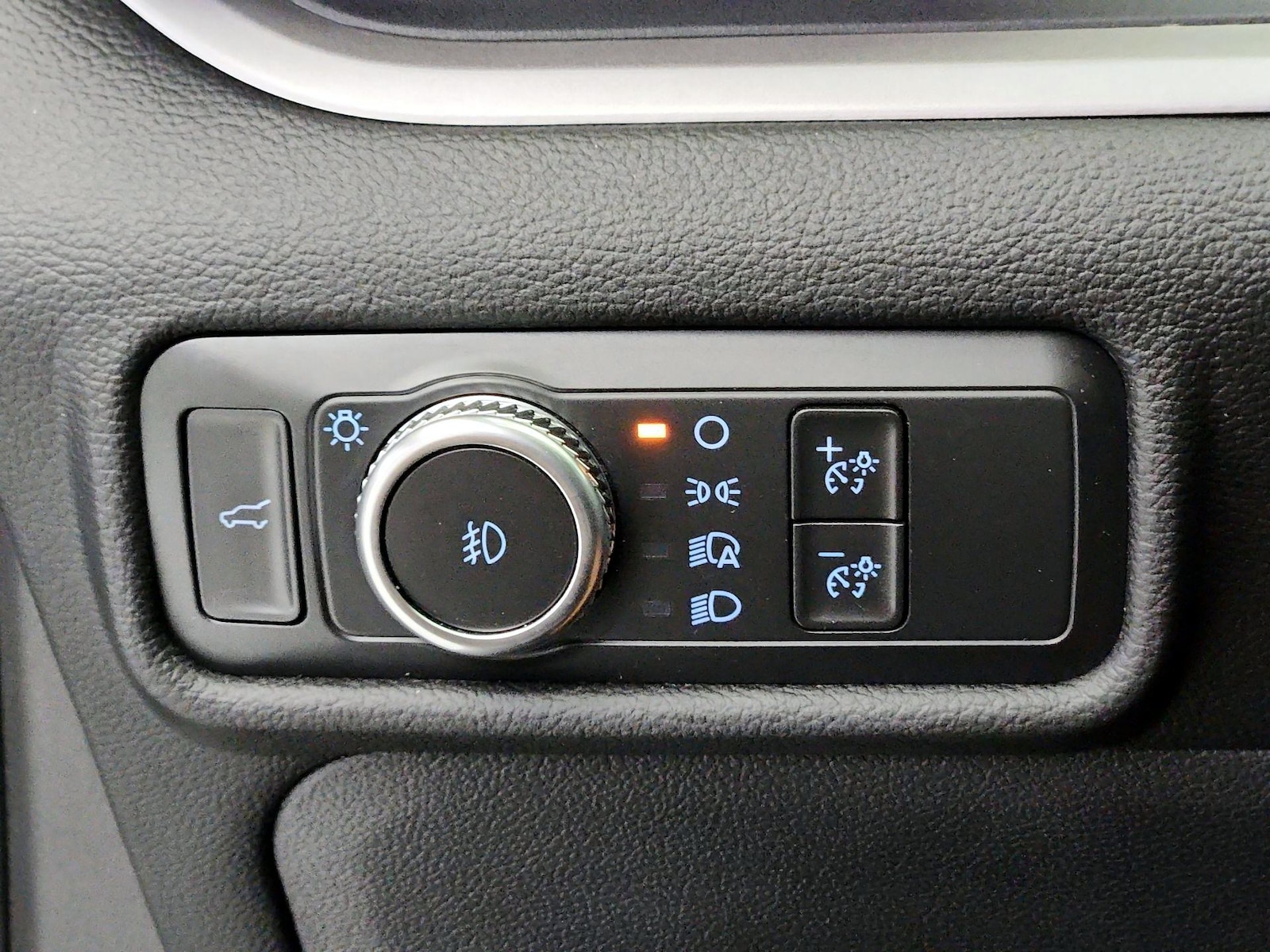 2022 Ford Explorer XLT - Photo 14