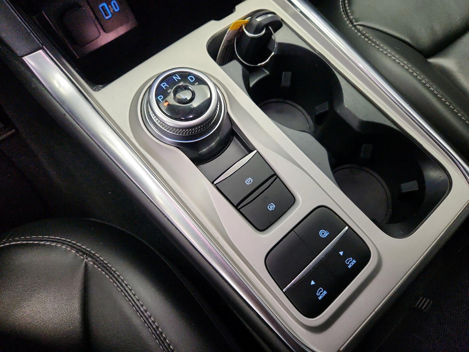 2022 Ford Explorer XLT - Photo 18