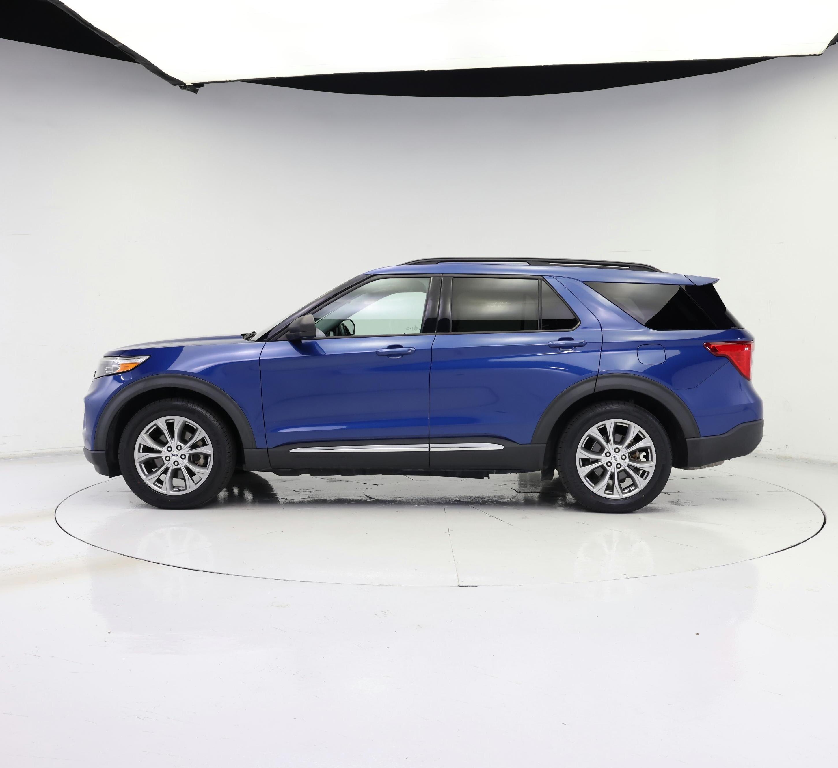 Thumbnail: 2022 Ford Explorer - 3