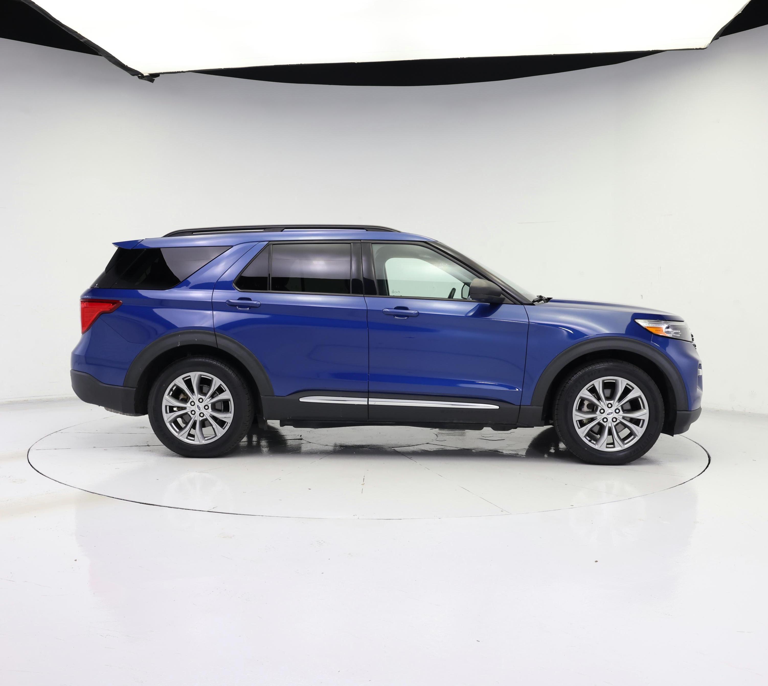 Thumbnail: 2022 Ford Explorer - 7