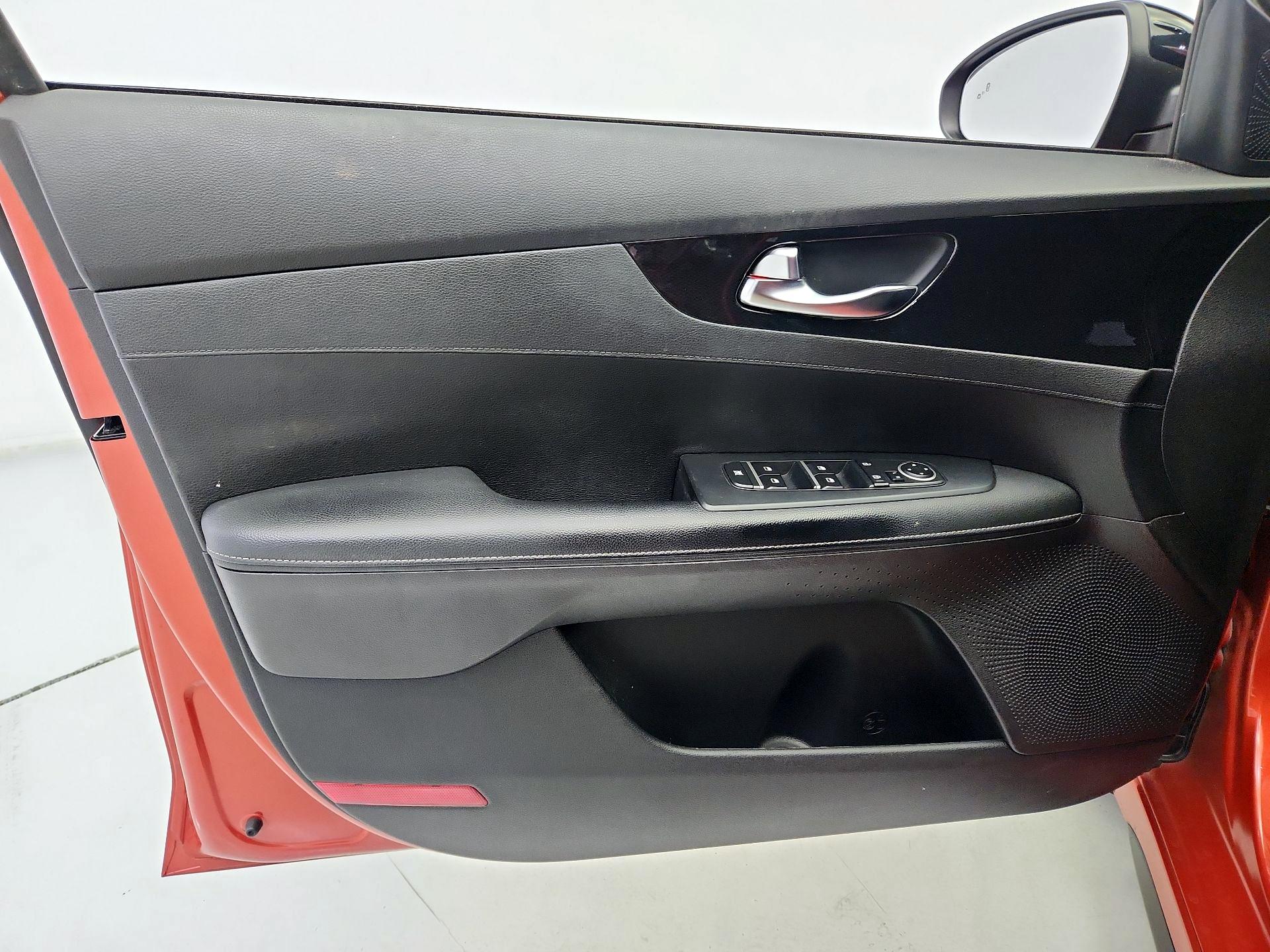 Thumbnail: 2021 Kia Forte - 12
