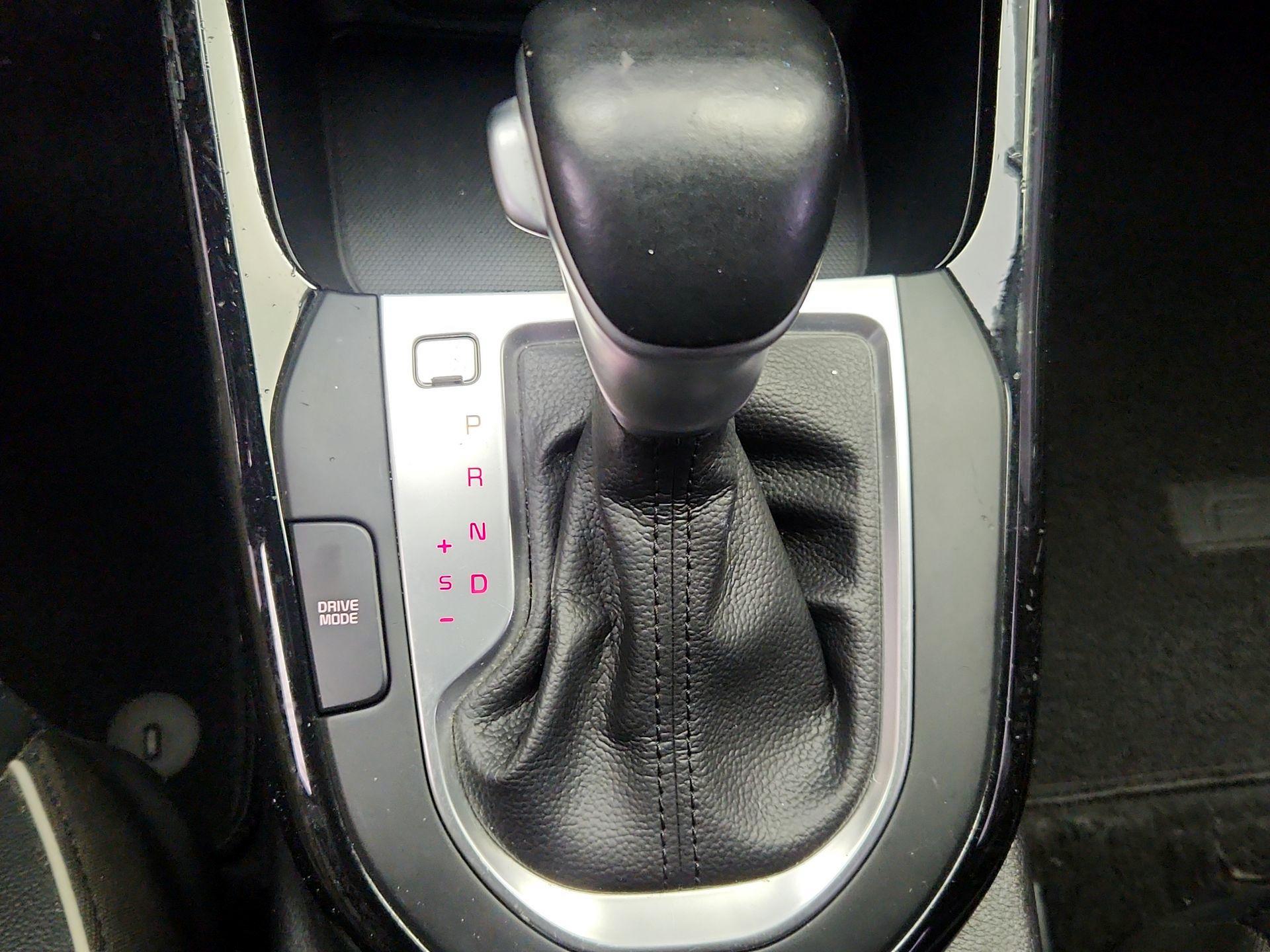 Thumbnail: 2021 Kia Forte - 17