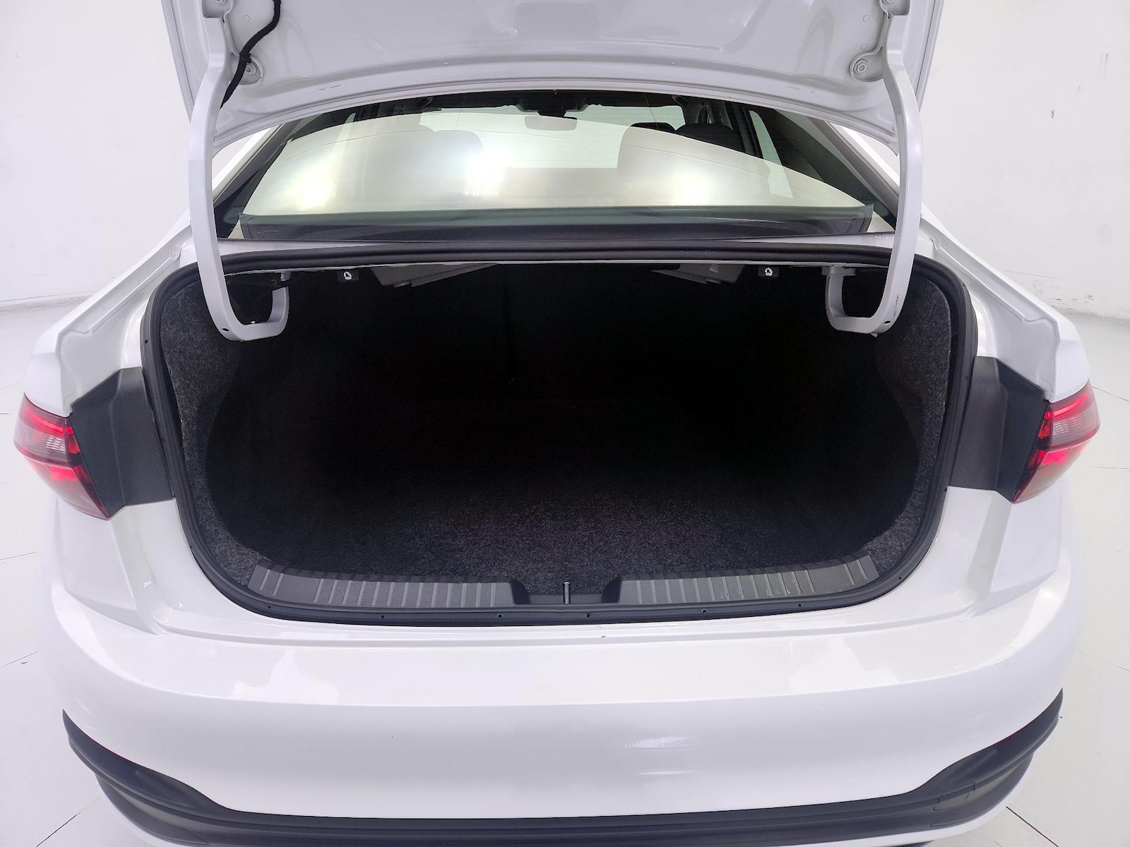 2024 Volkswagen Jetta S - Photo 13