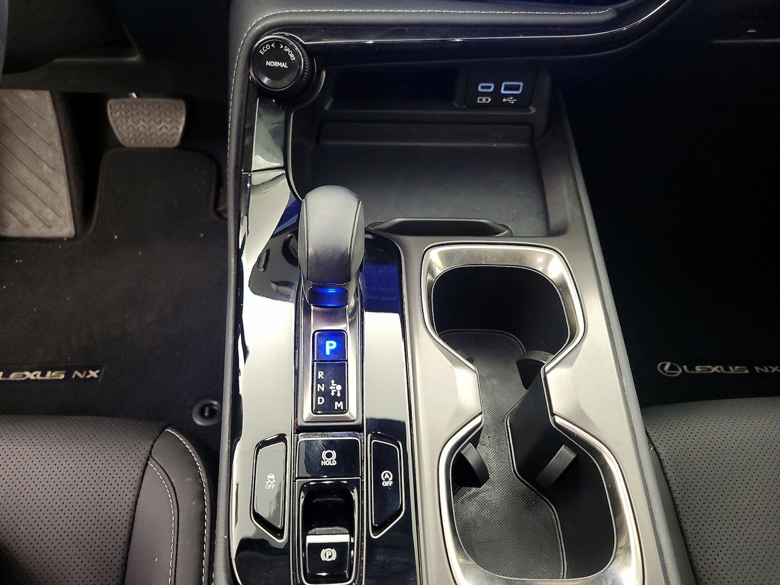 2024 Lexus NX 250 - Photo 18