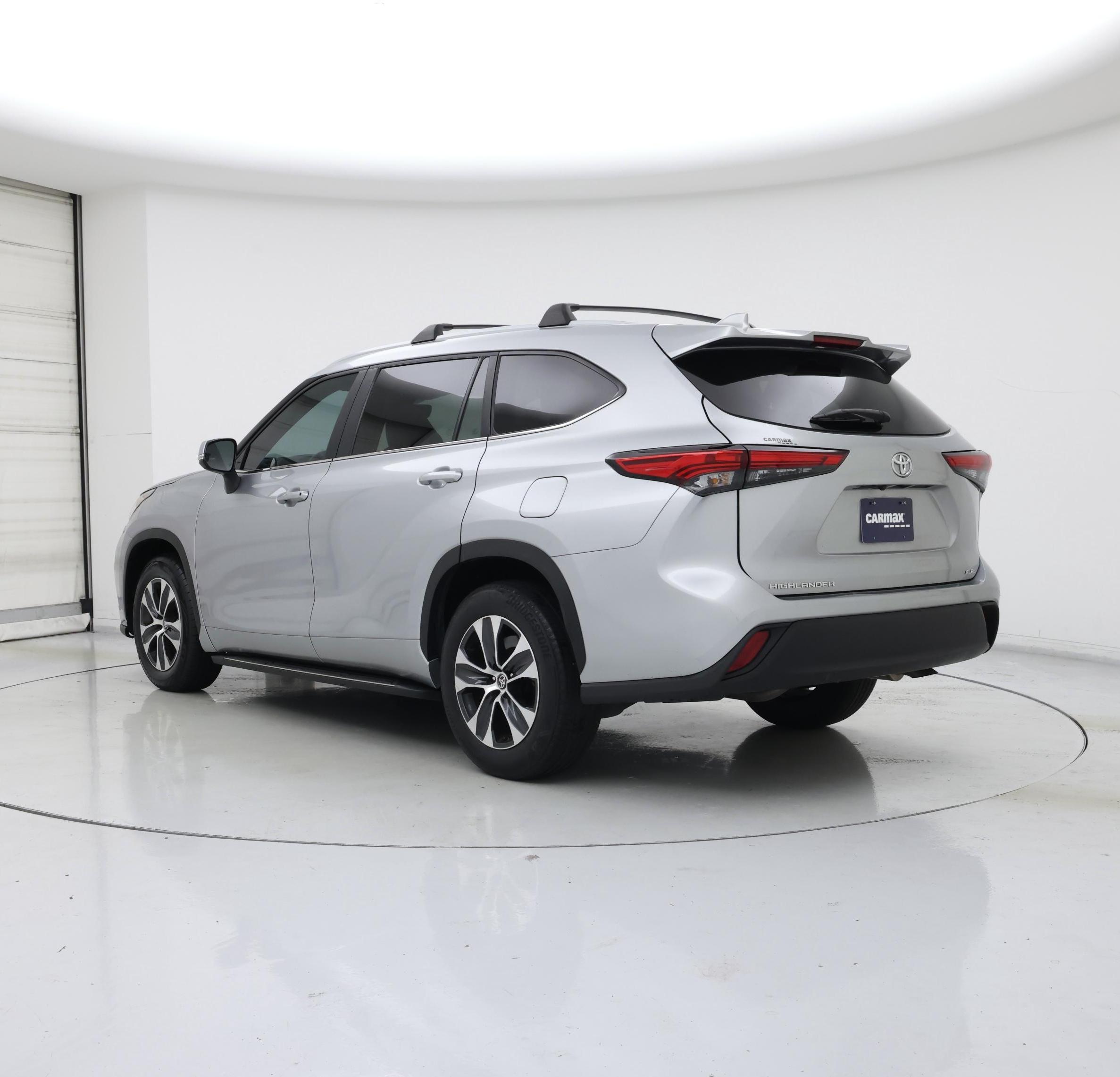 Thumbnail: 2023 Toyota Highlander - 2