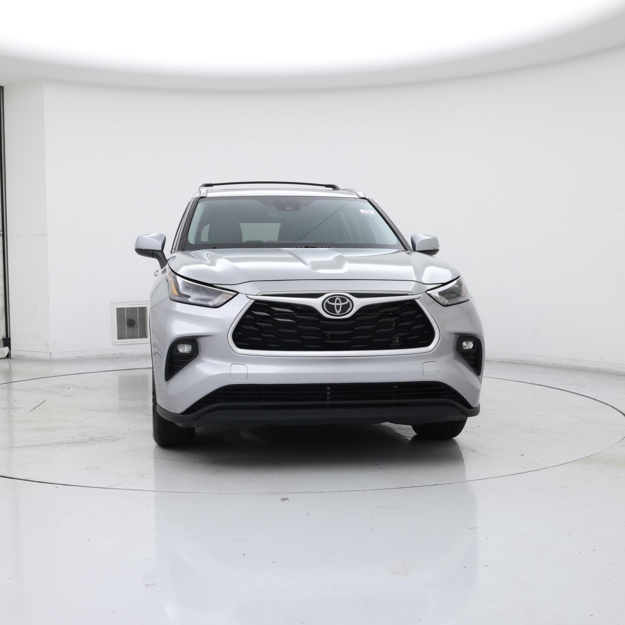 Thumbnail: 2023 Toyota Highlander - 5