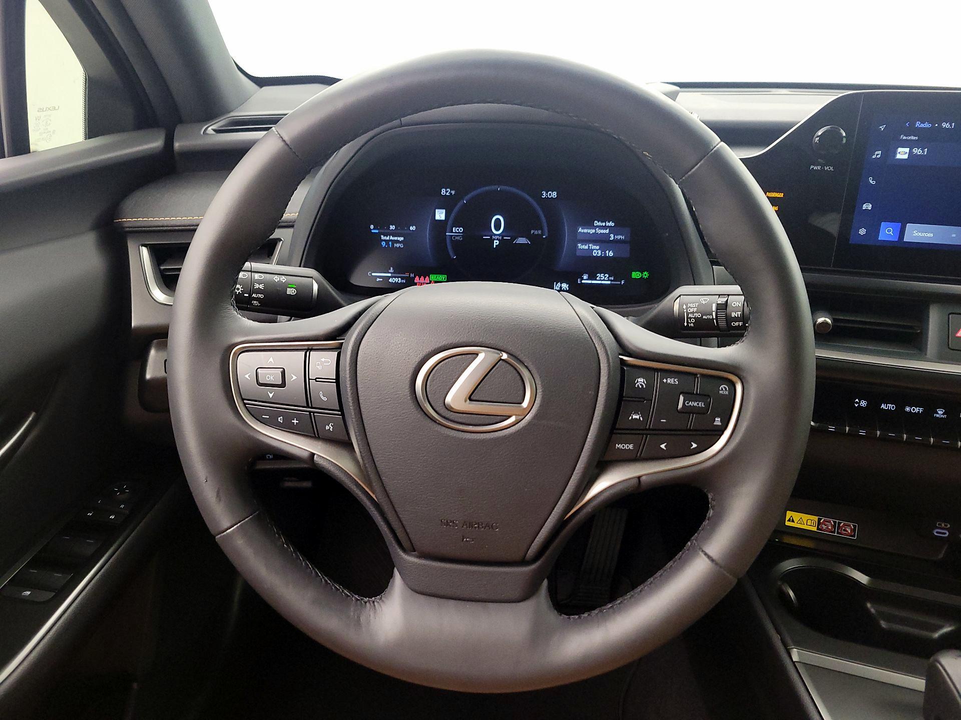 Thumbnail: 2025 Lexus UX - 10