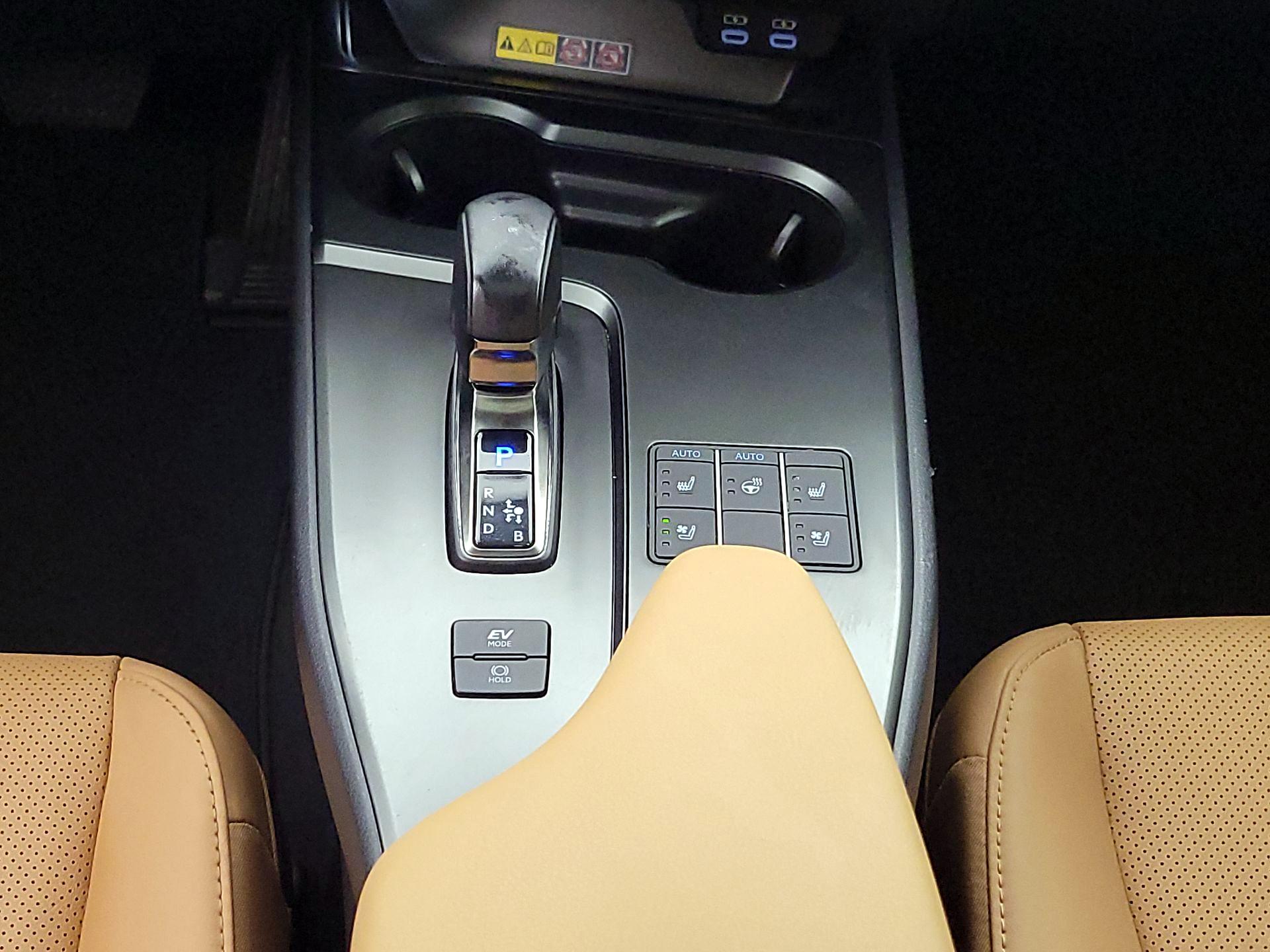 Thumbnail: 2025 Lexus UX - 17