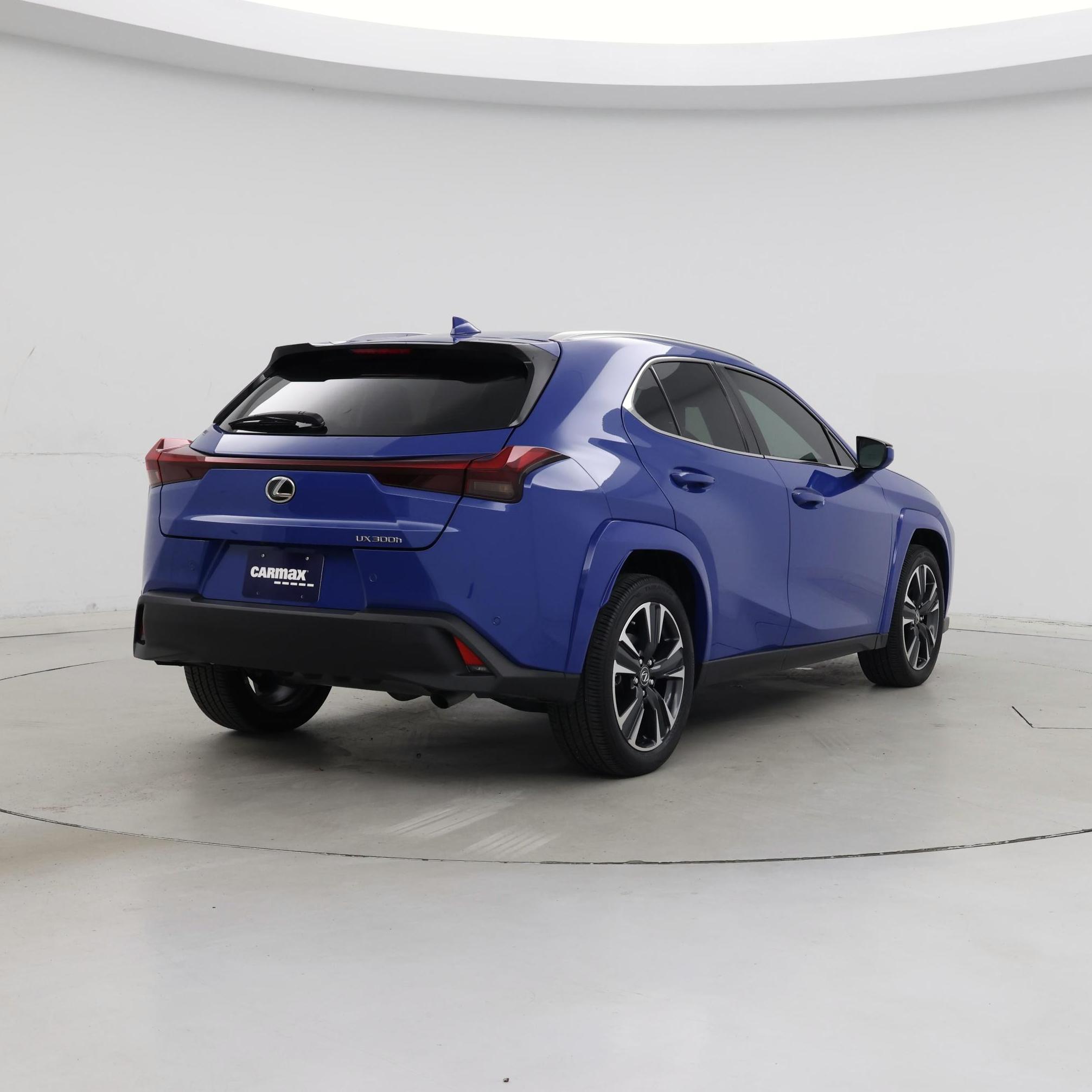 Thumbnail: 2025 Lexus UX - 8