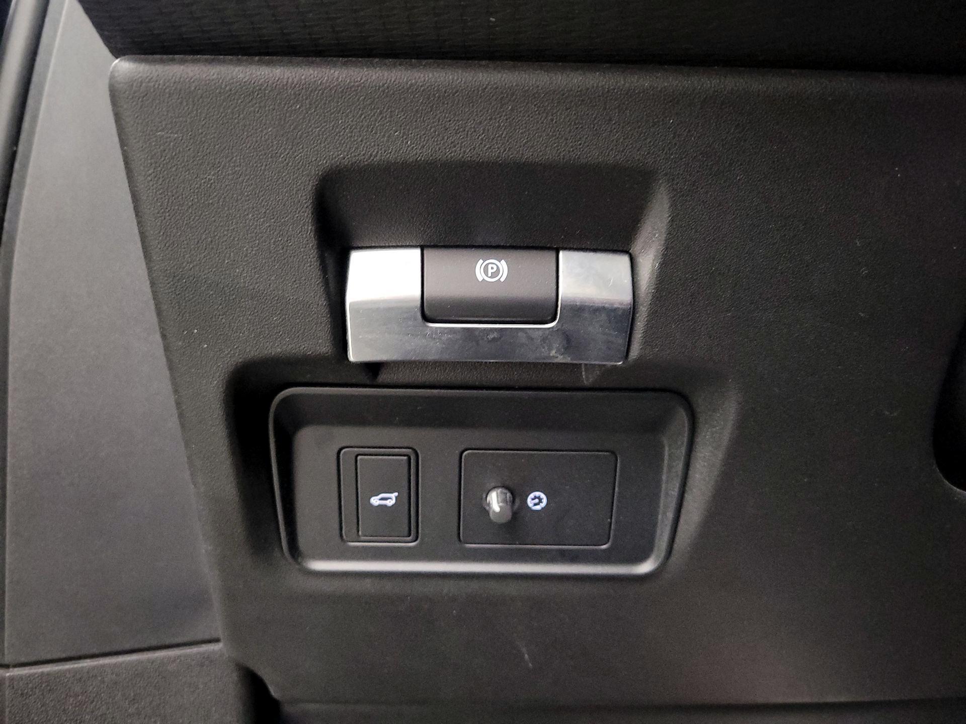 Thumbnail: 2021 Land Rover Range Rover Evoque - 13