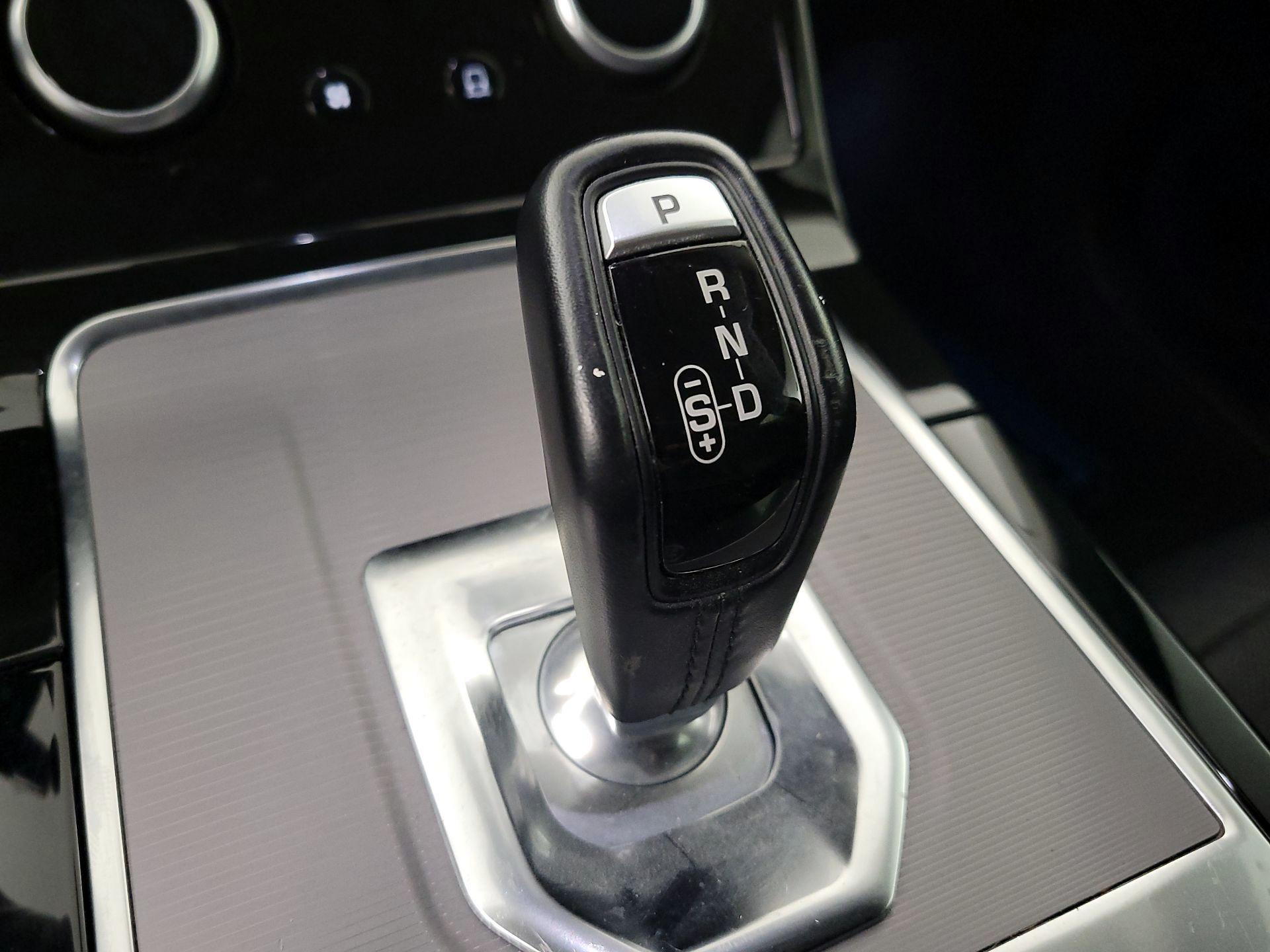 Thumbnail: 2021 Land Rover Range Rover Evoque - 18