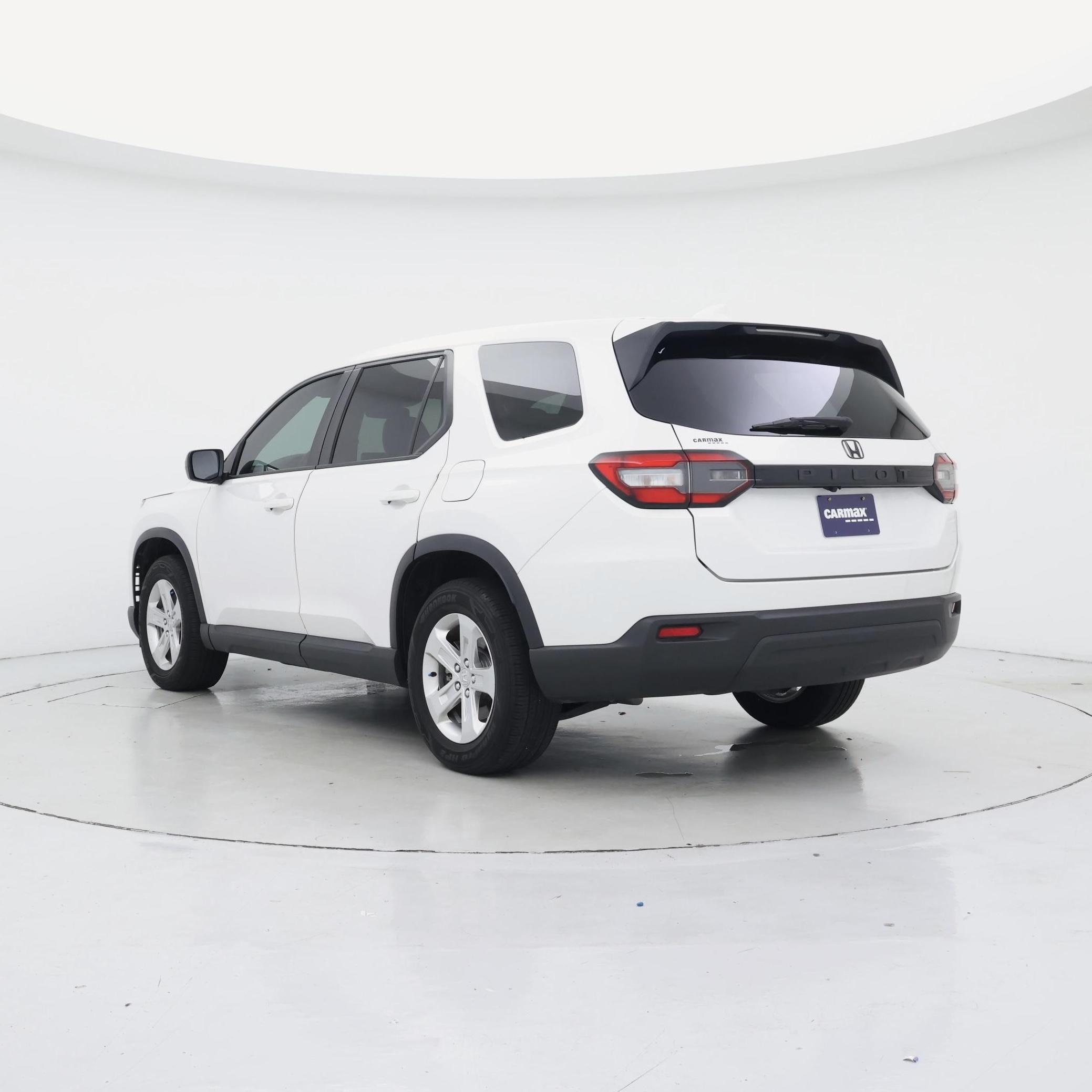 Thumbnail: 2023 Honda Pilot - 2