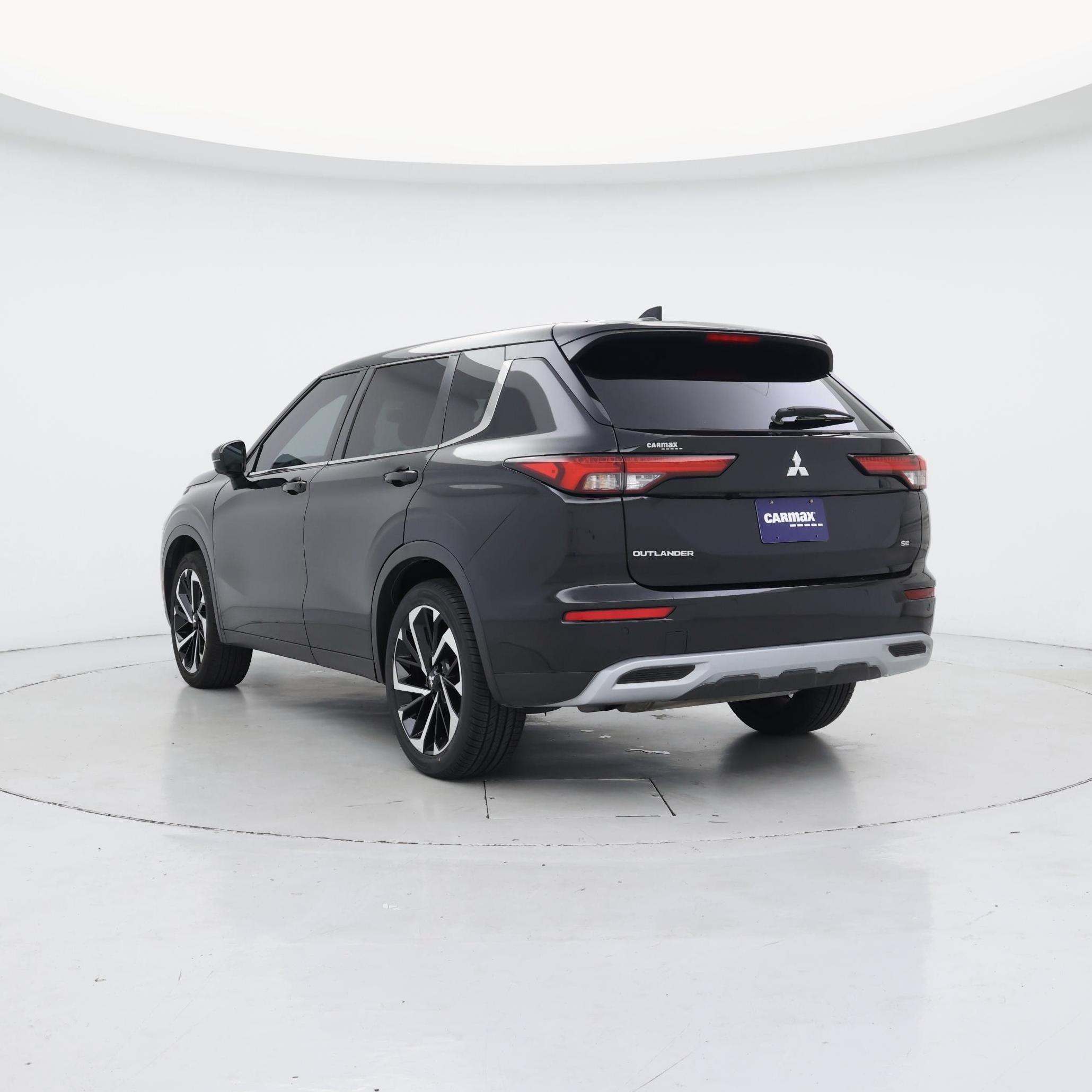 Thumbnail: 2022 Mitsubishi Outlander - 2