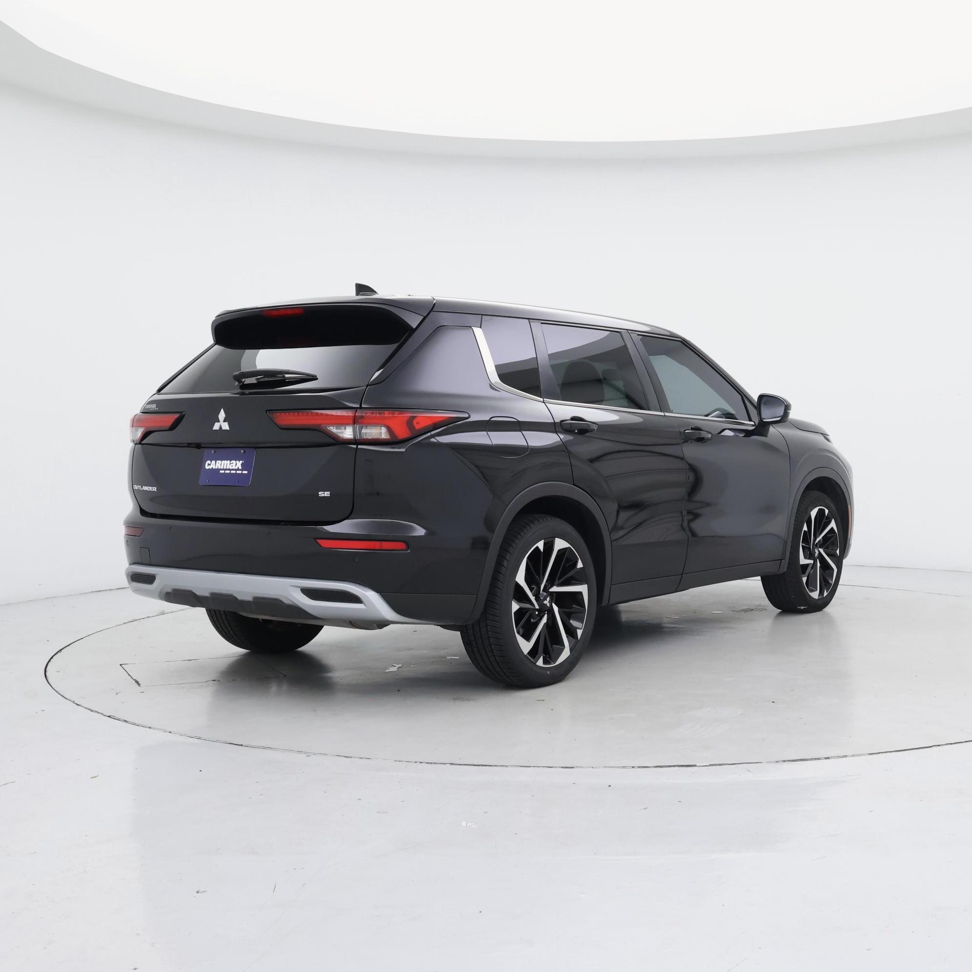 Thumbnail: 2022 Mitsubishi Outlander - 8