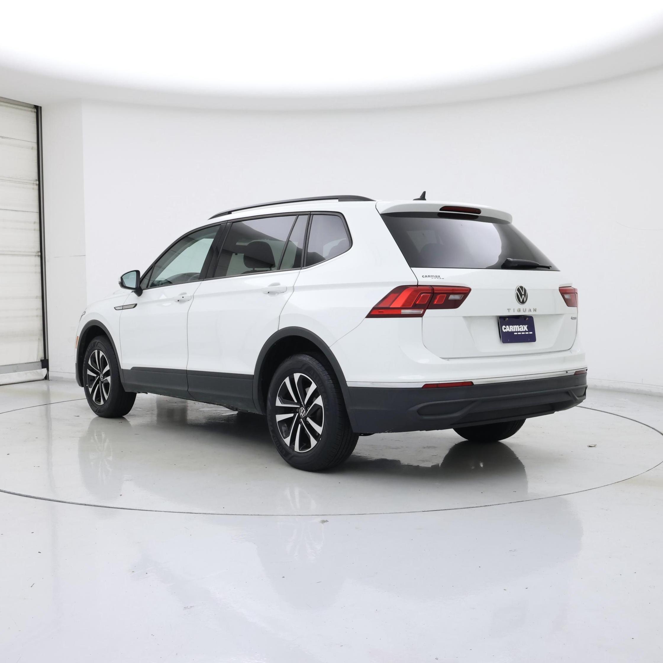 Thumbnail: 2022 Volkswagen Tiguan - 2