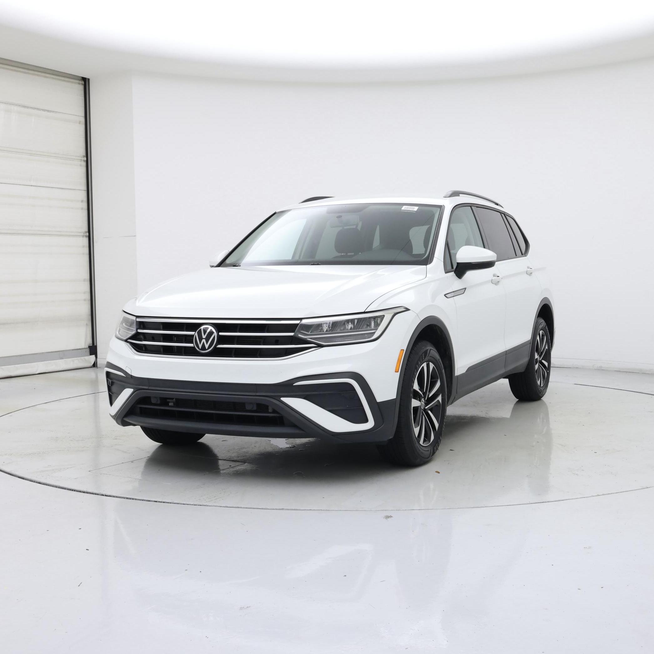 Thumbnail: 2022 Volkswagen Tiguan - 4