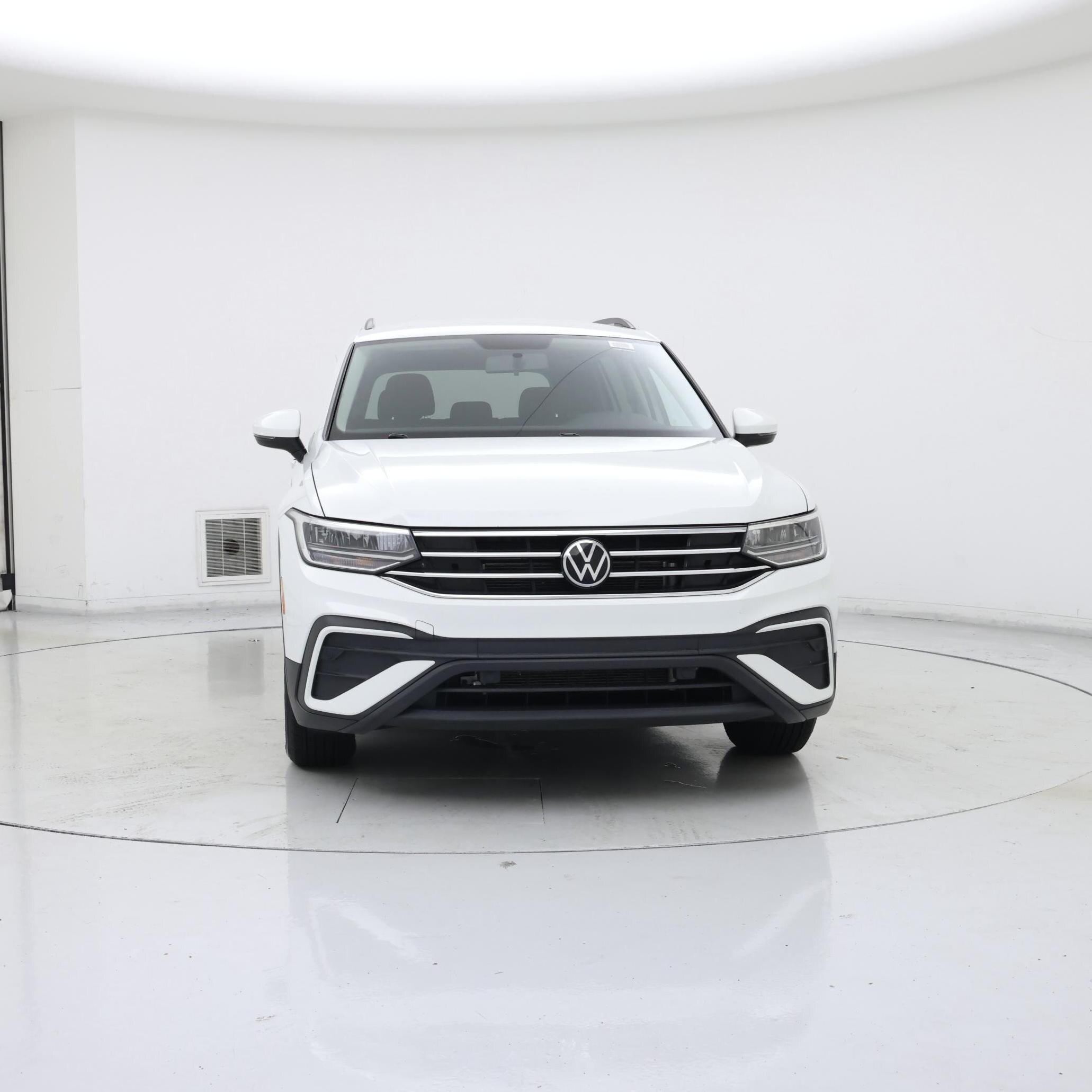 Thumbnail: 2022 Volkswagen Tiguan - 5