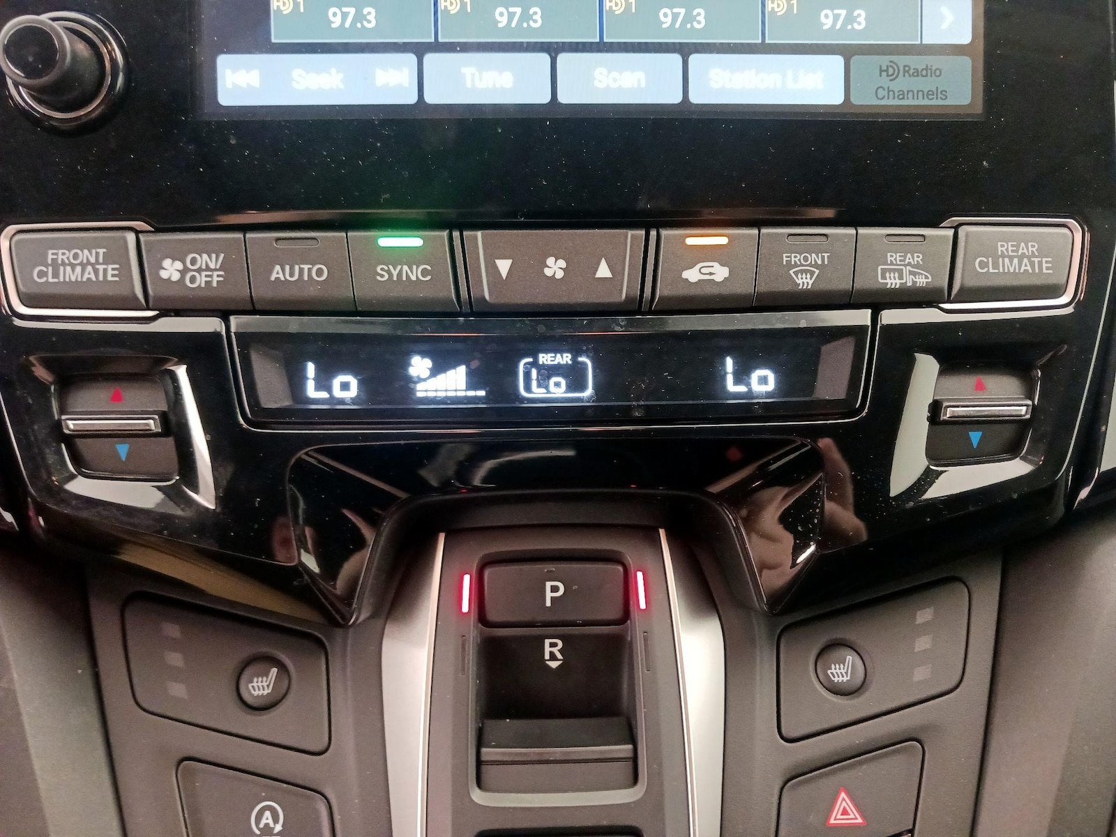 2024 Honda Odyssey EX-L - Photo 17
