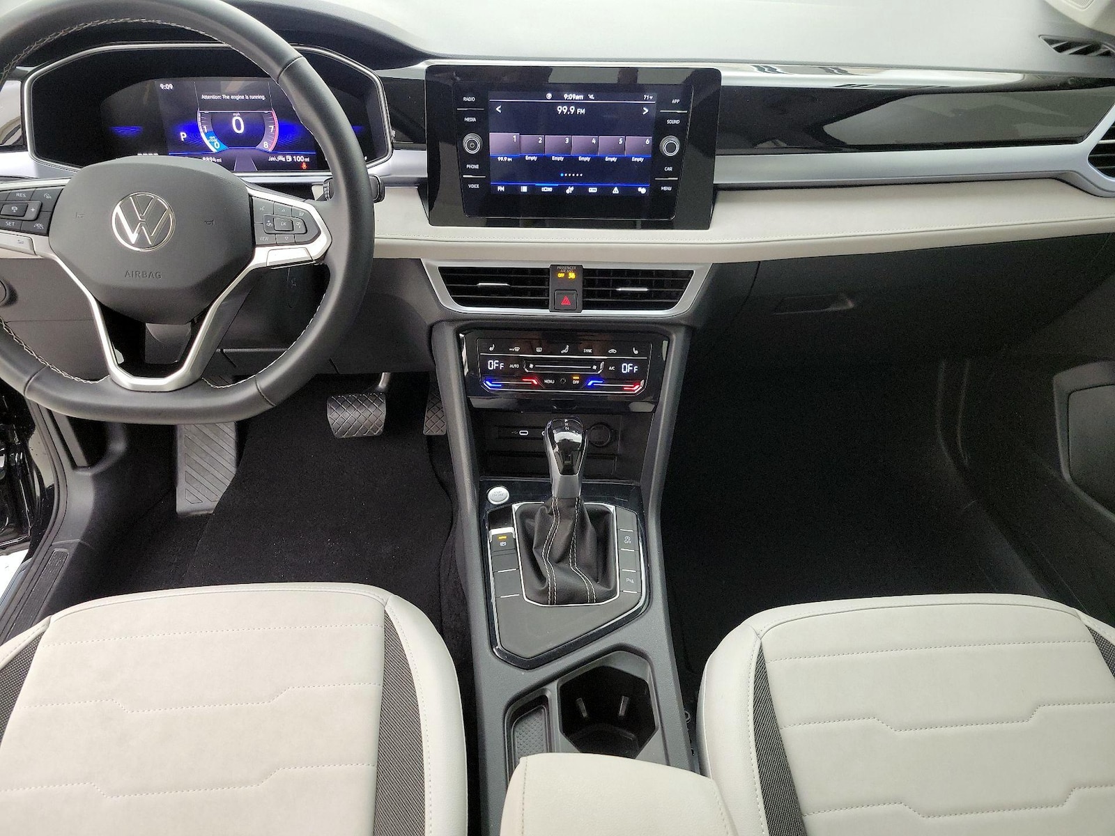 2025 Volkswagen Taos SE - Photo 10